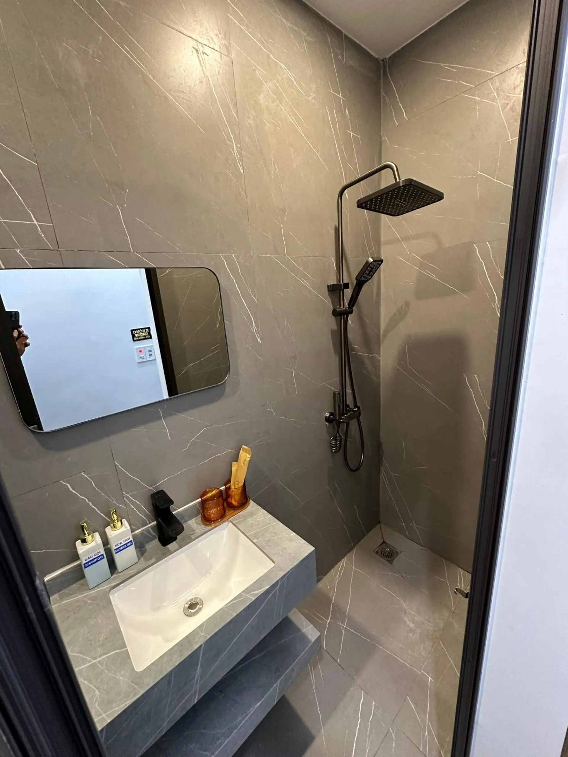 Shower in Halidao Homestay