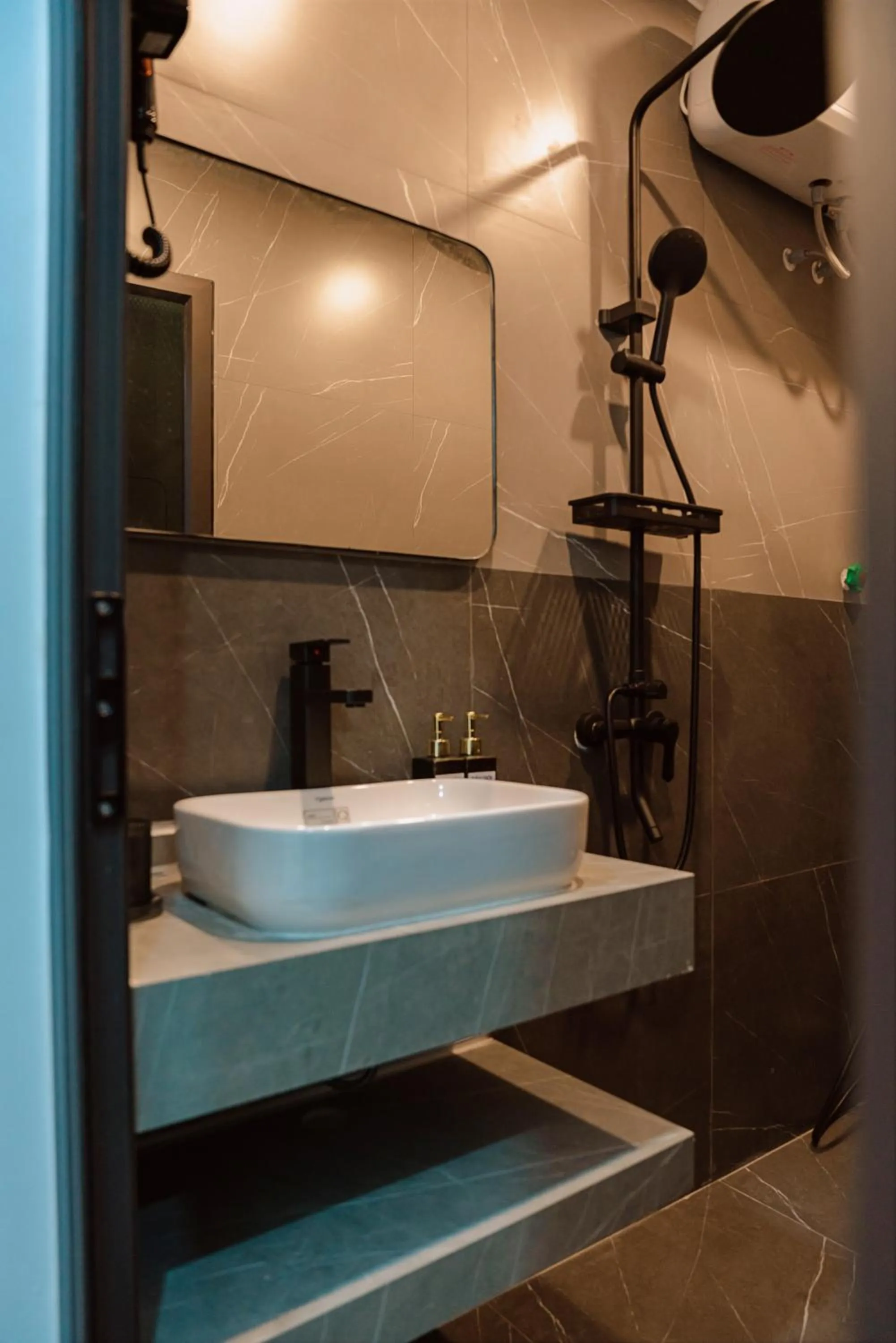 Shower in Halidao Homestay