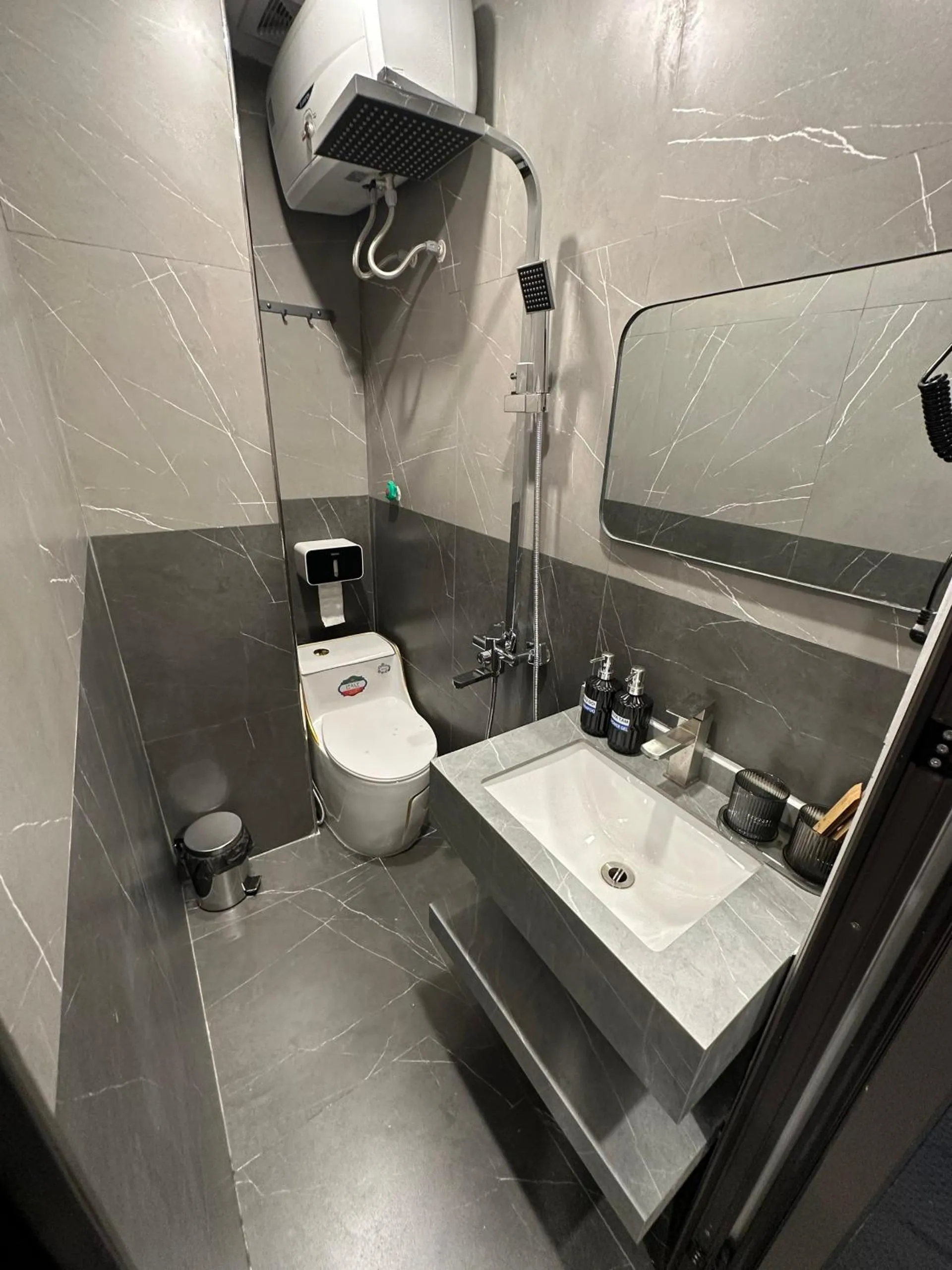 Shower in Halidao Homestay