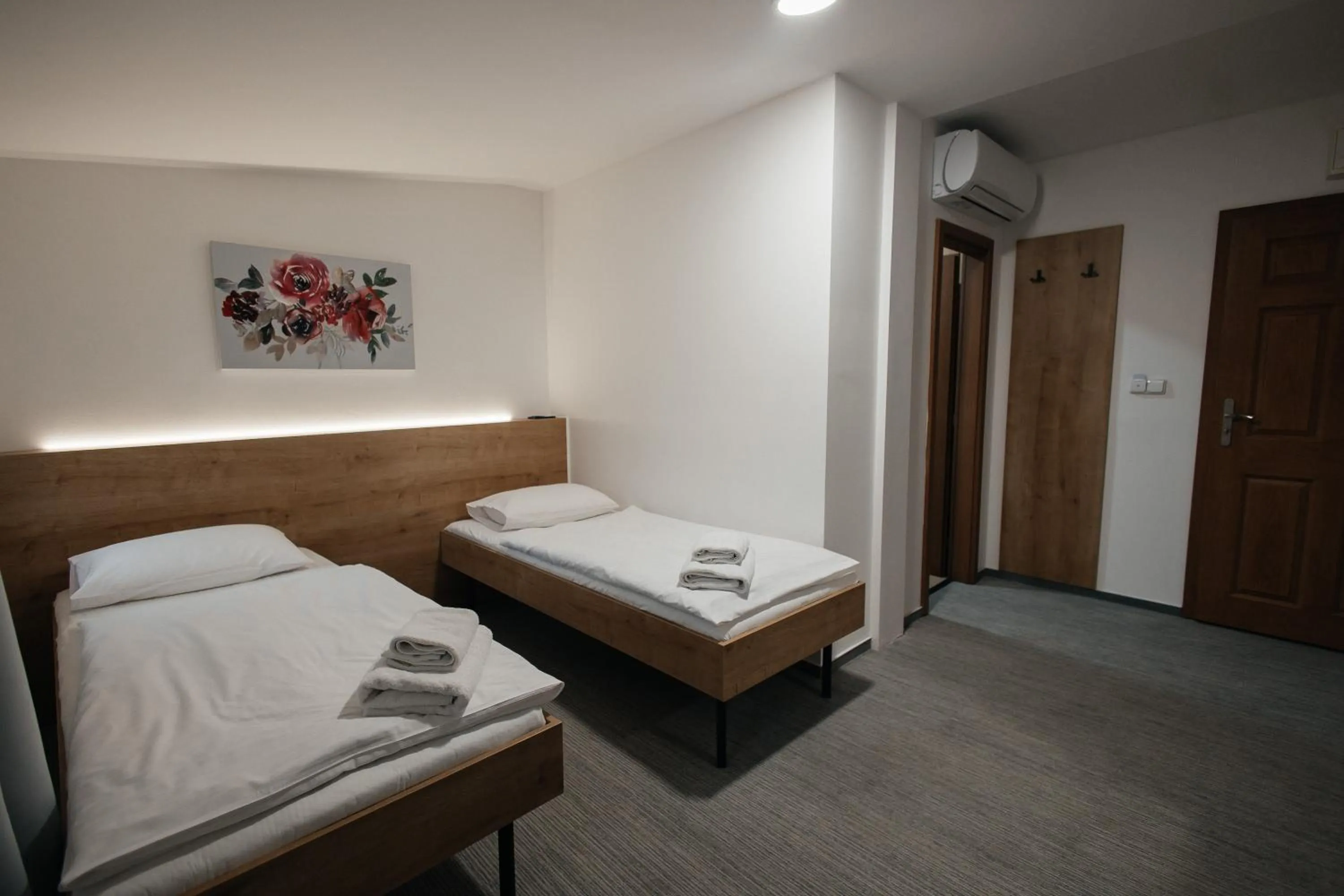 Bed in Golden Golem hotel & Spa