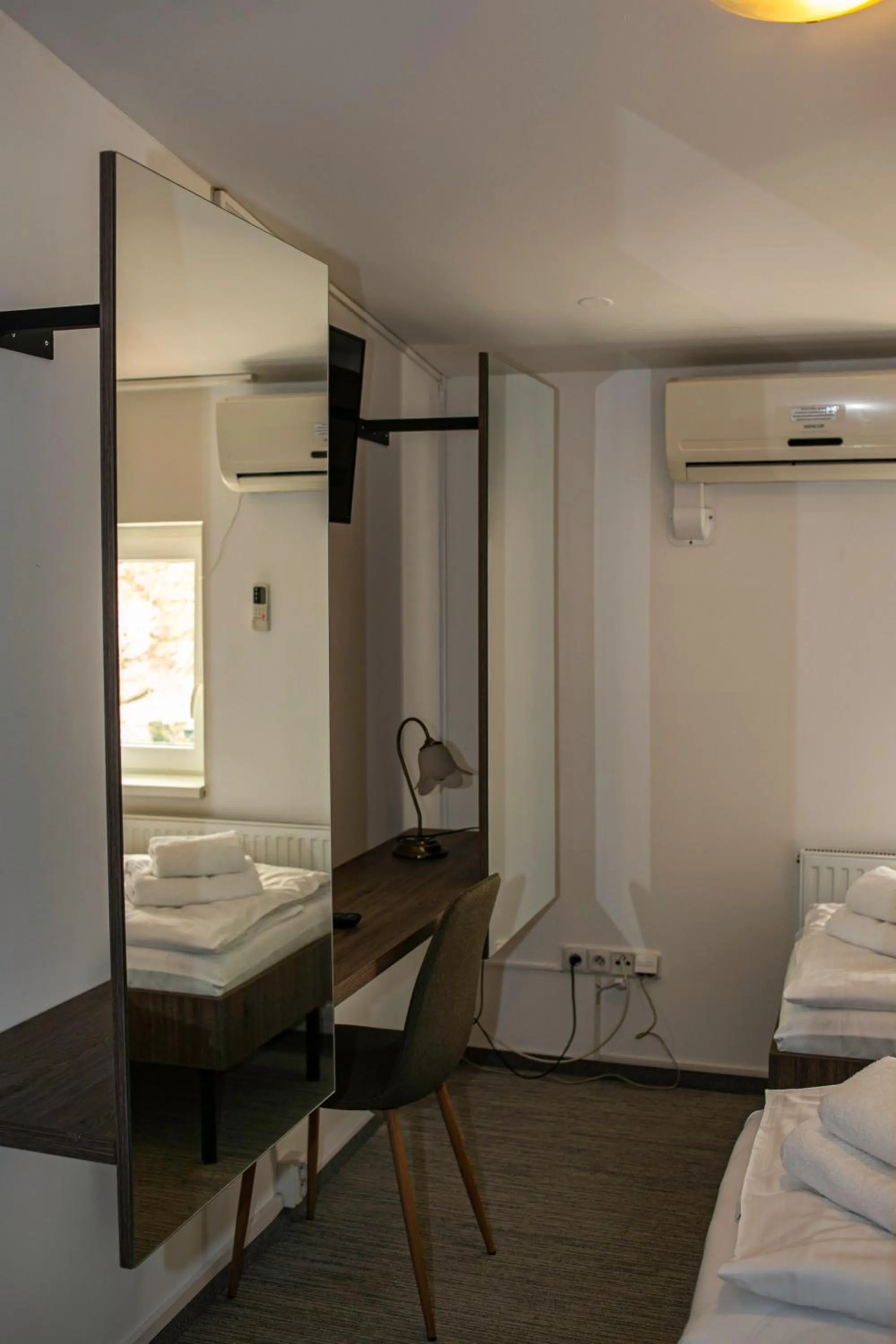 Dining area, Bed in Golden Golem hotel & Spa