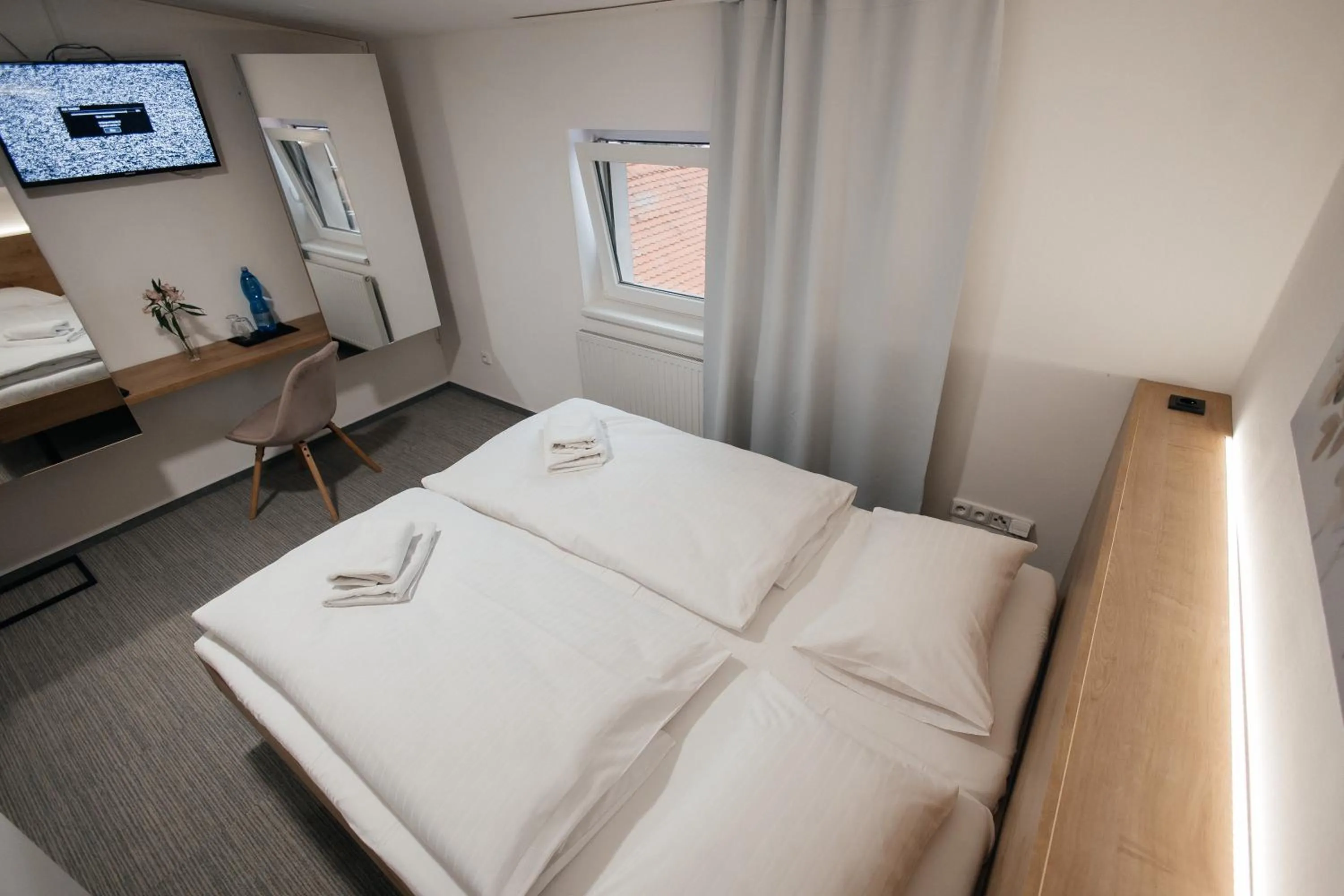 Bed in Golden Golem hotel & Spa