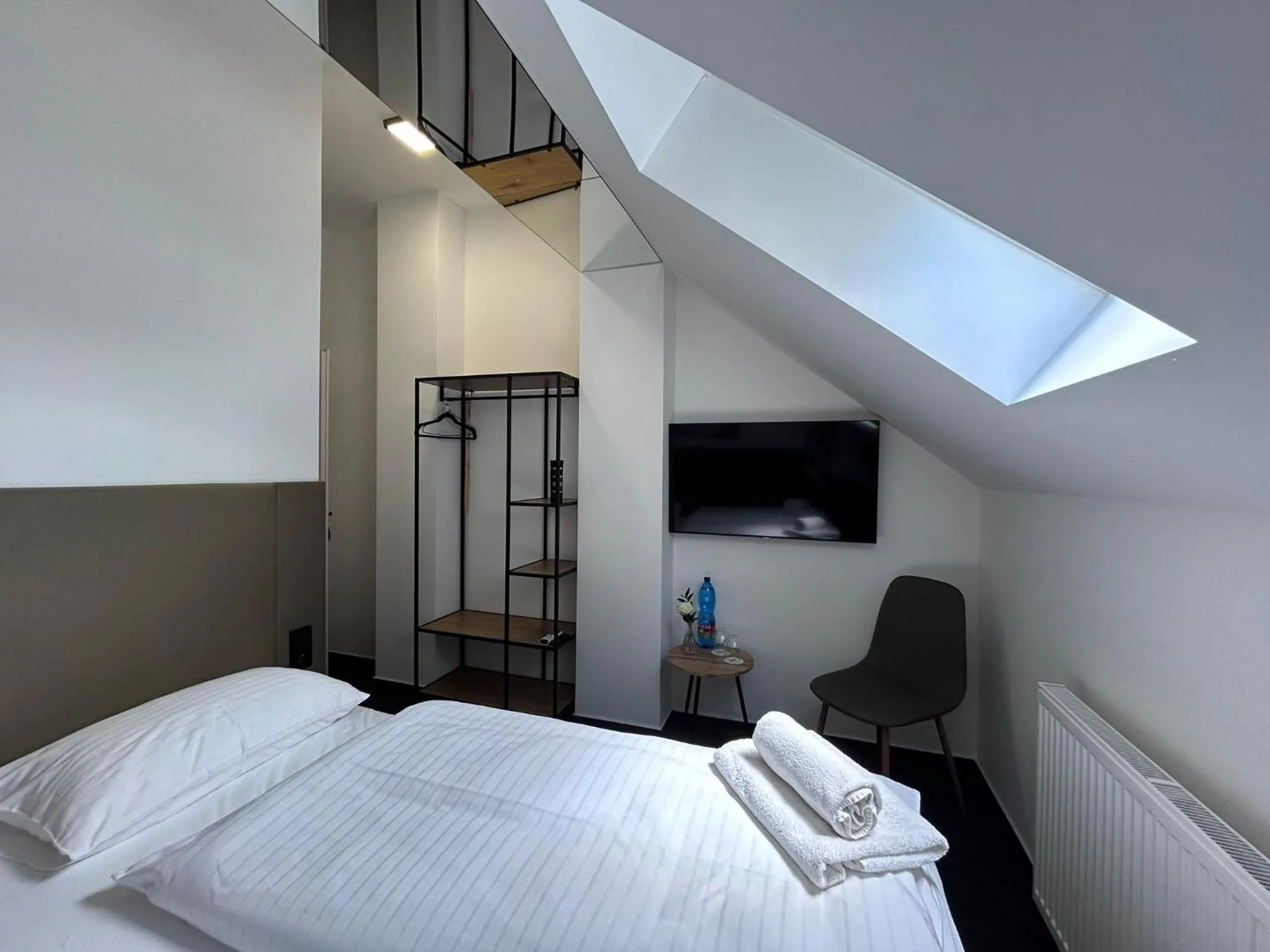 Bed in Golden Golem hotel & Spa