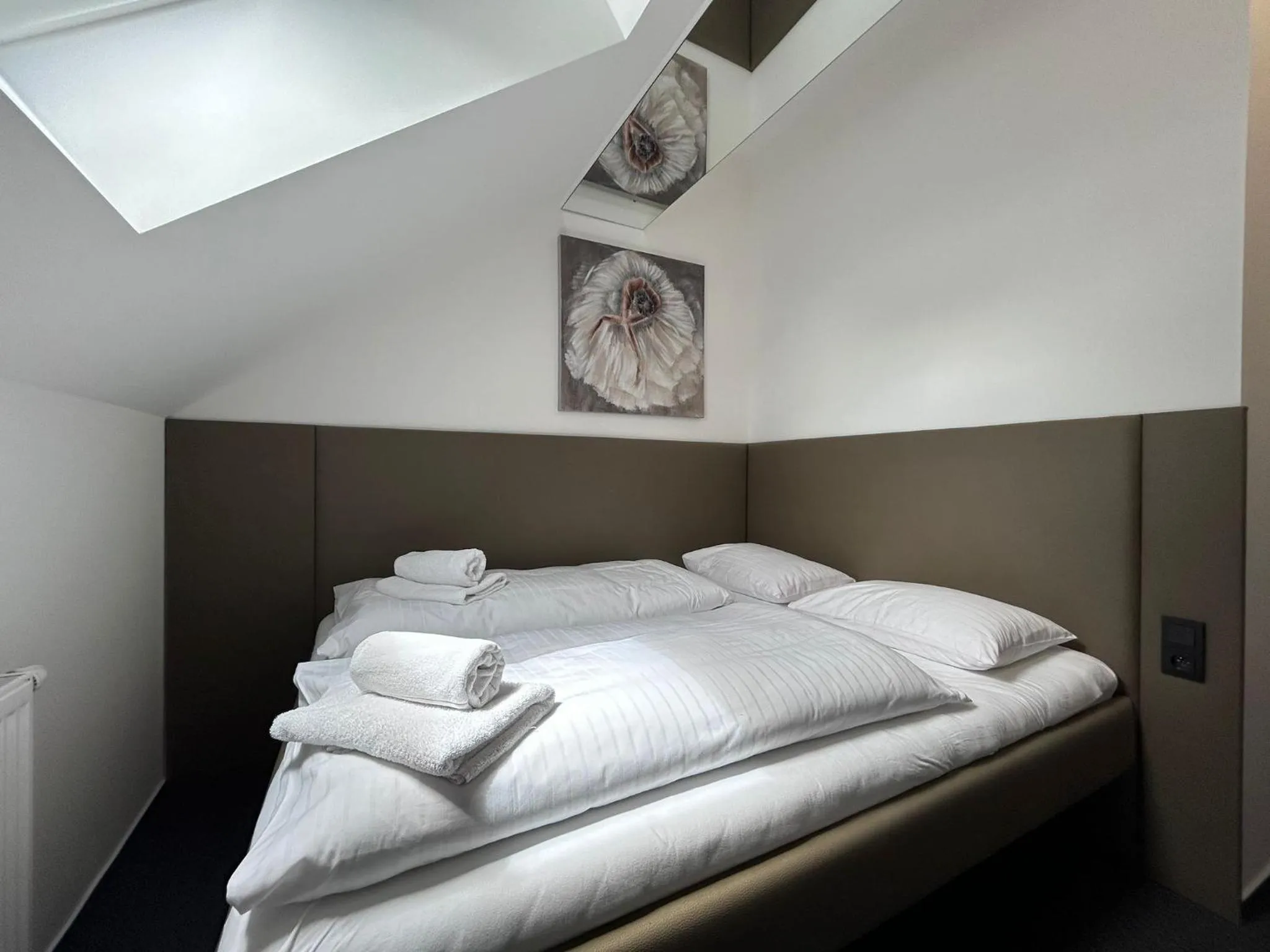 Bed in Golden Golem hotel & Spa