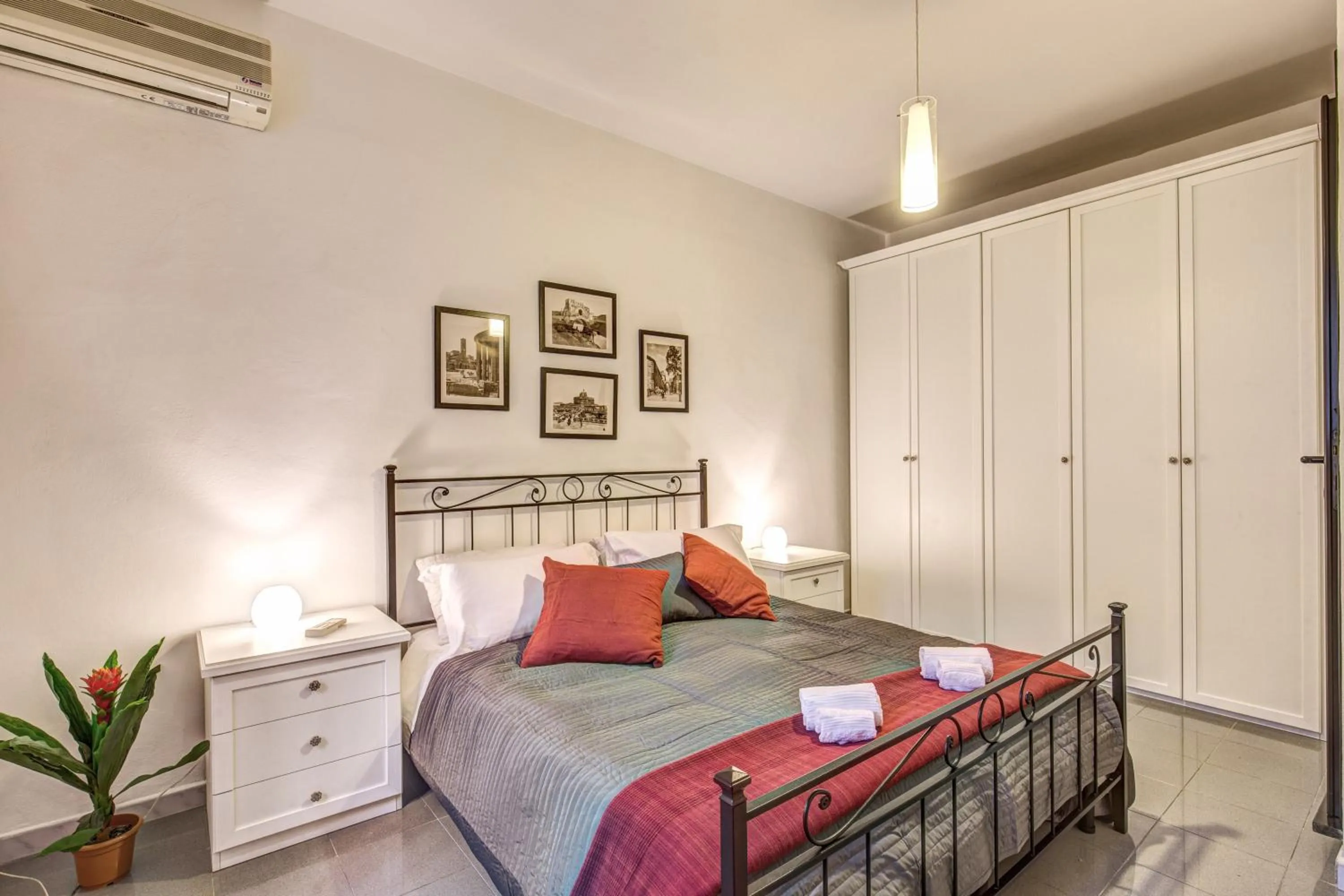 Bed in M&L Apartments - Ardesia Colosseo
