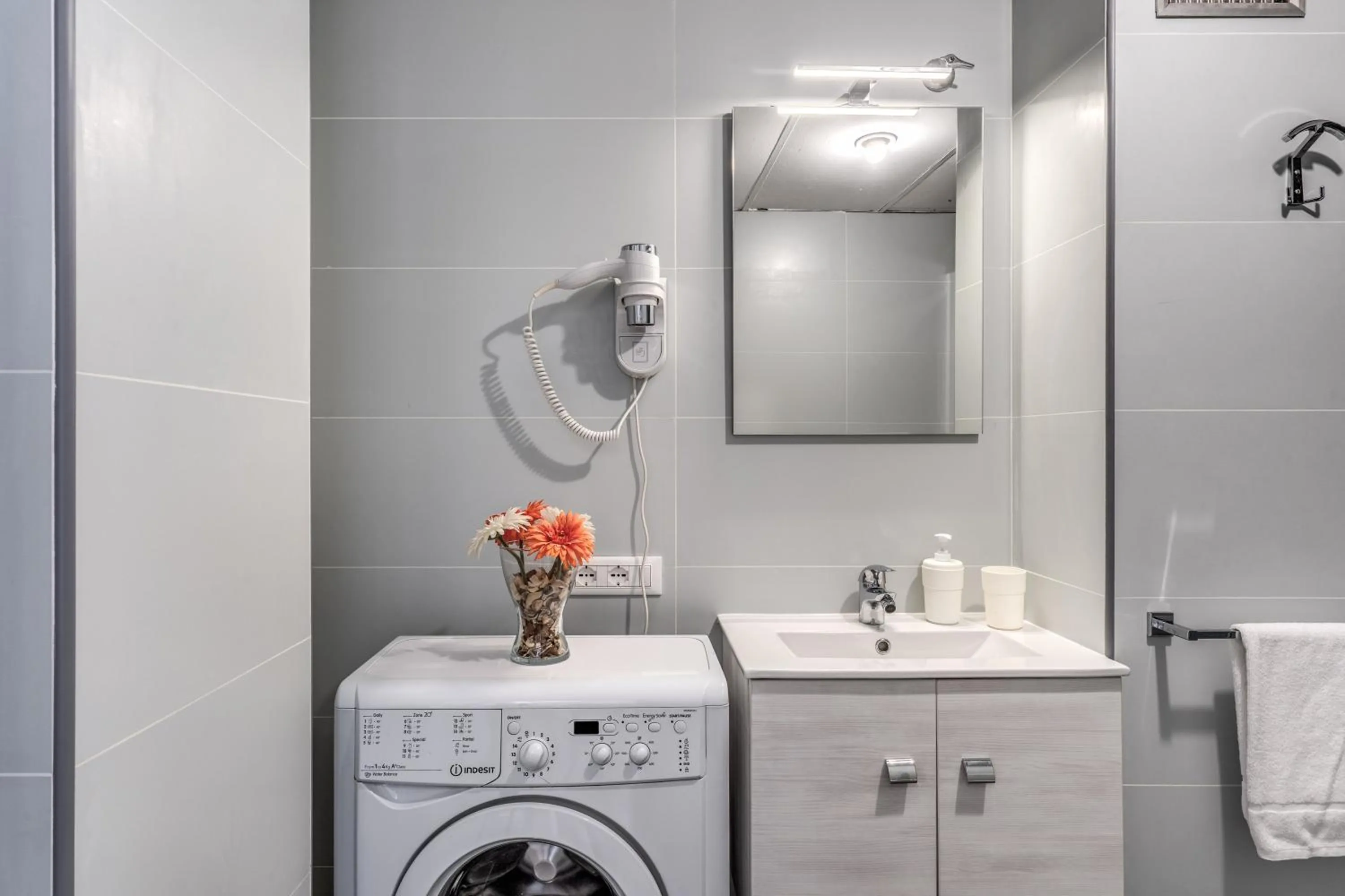 M&L Apartments - Ardesia Colosseo