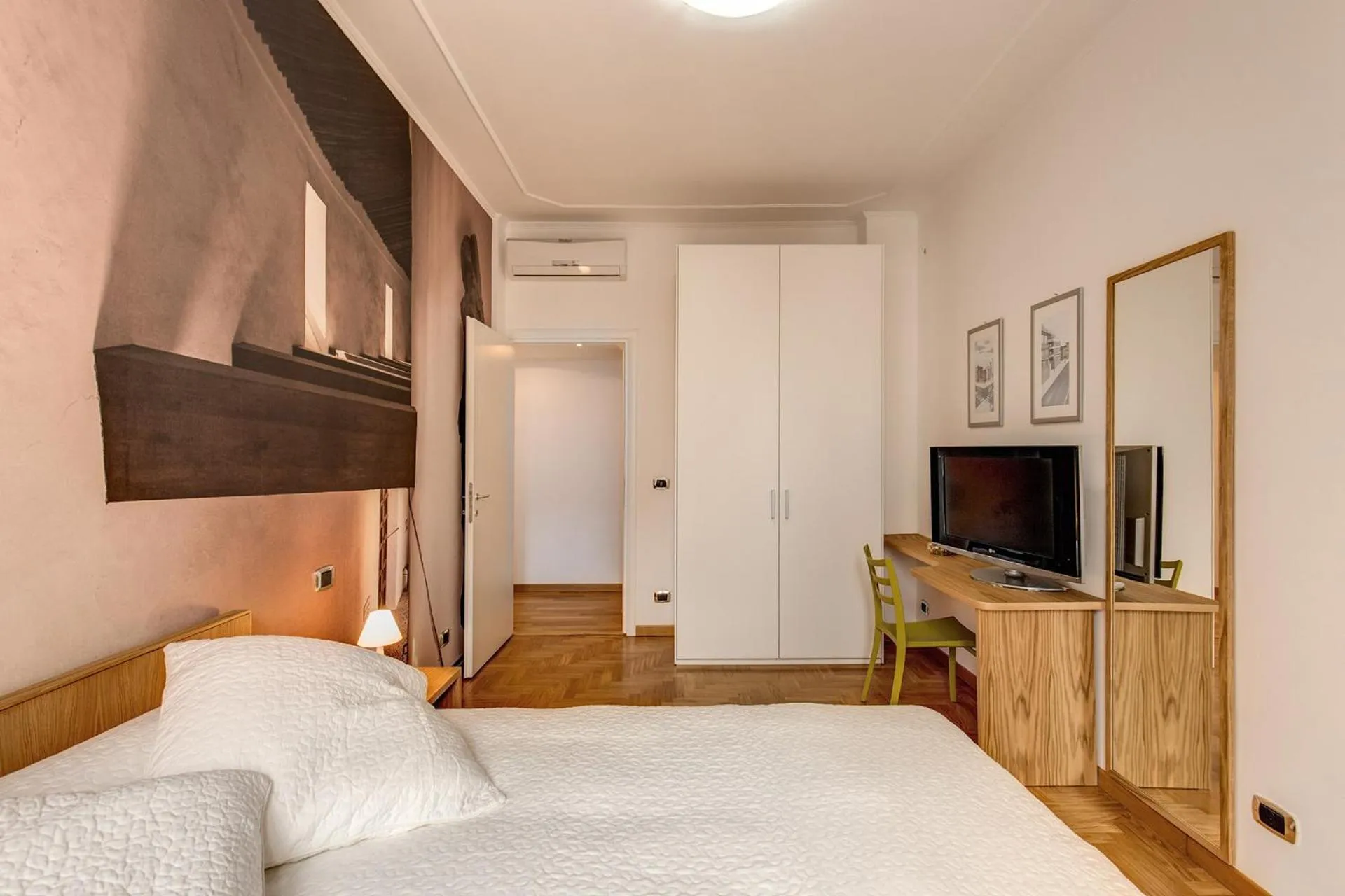 Bed in M&L Apartments - Ardesia Colosseo