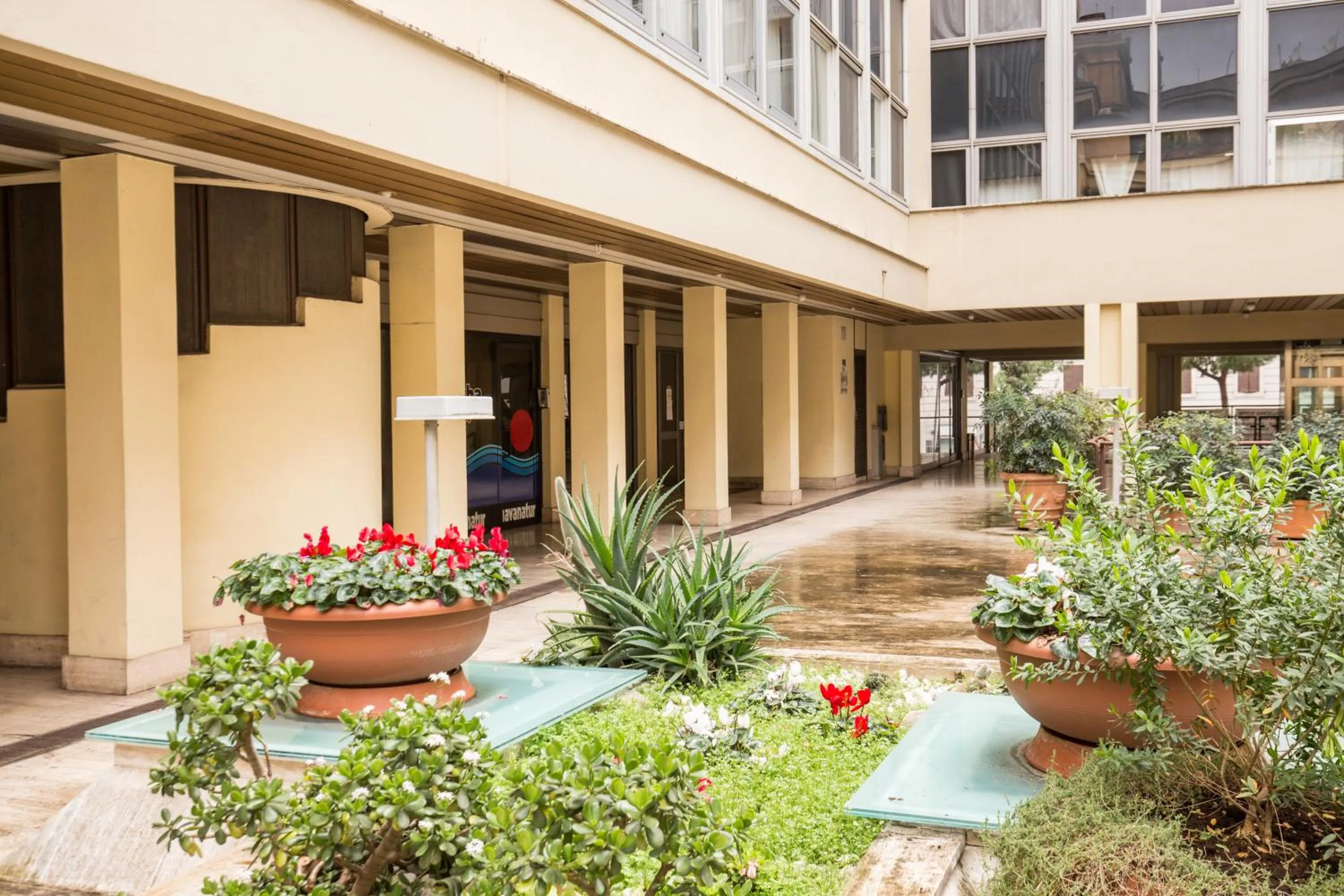 Property building in M&L Apartments - Ardesia Colosseo