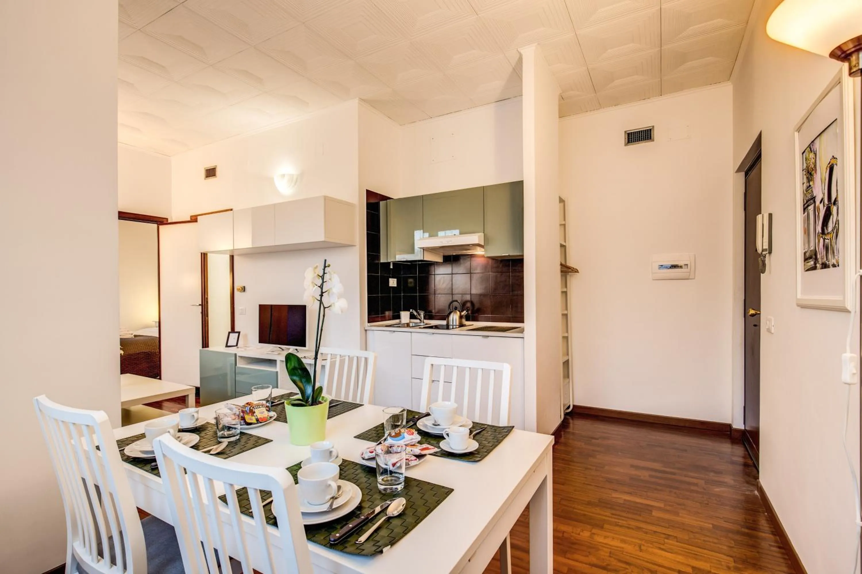 Dining area in M&L Apartments - Ardesia Colosseo