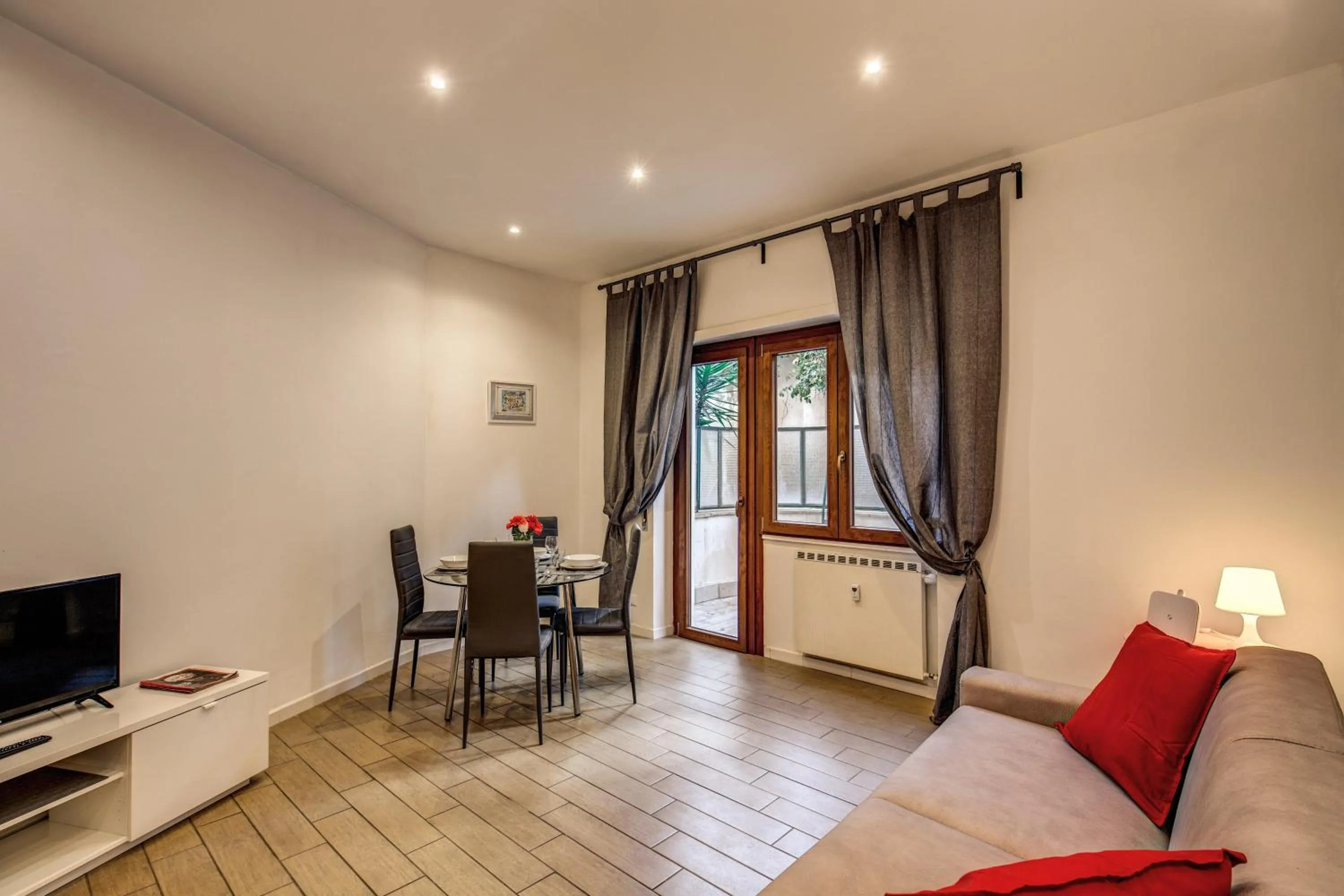 M&L Apartments - Ardesia Colosseo