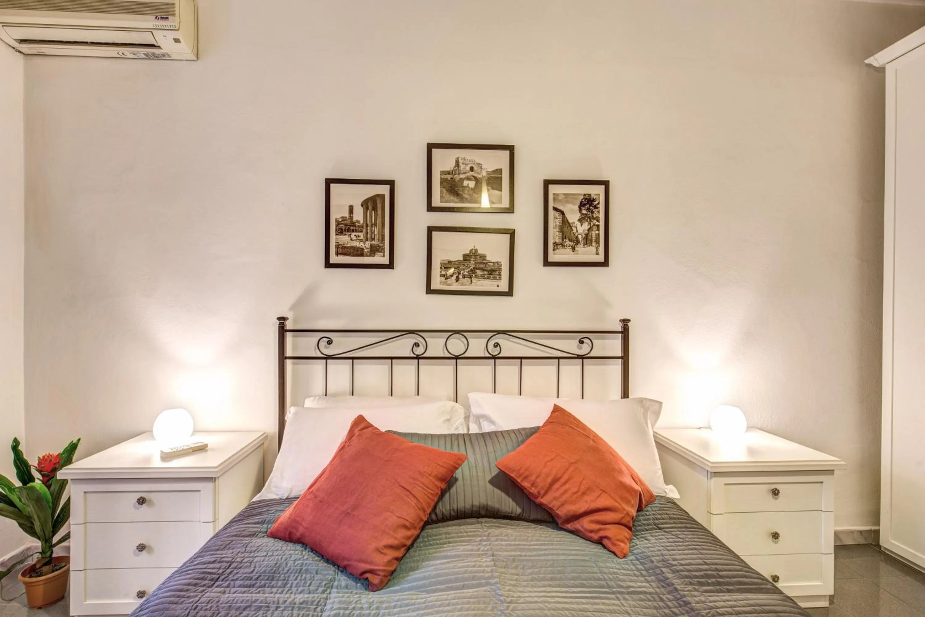 Bed in M&L Apartments - Ardesia Colosseo