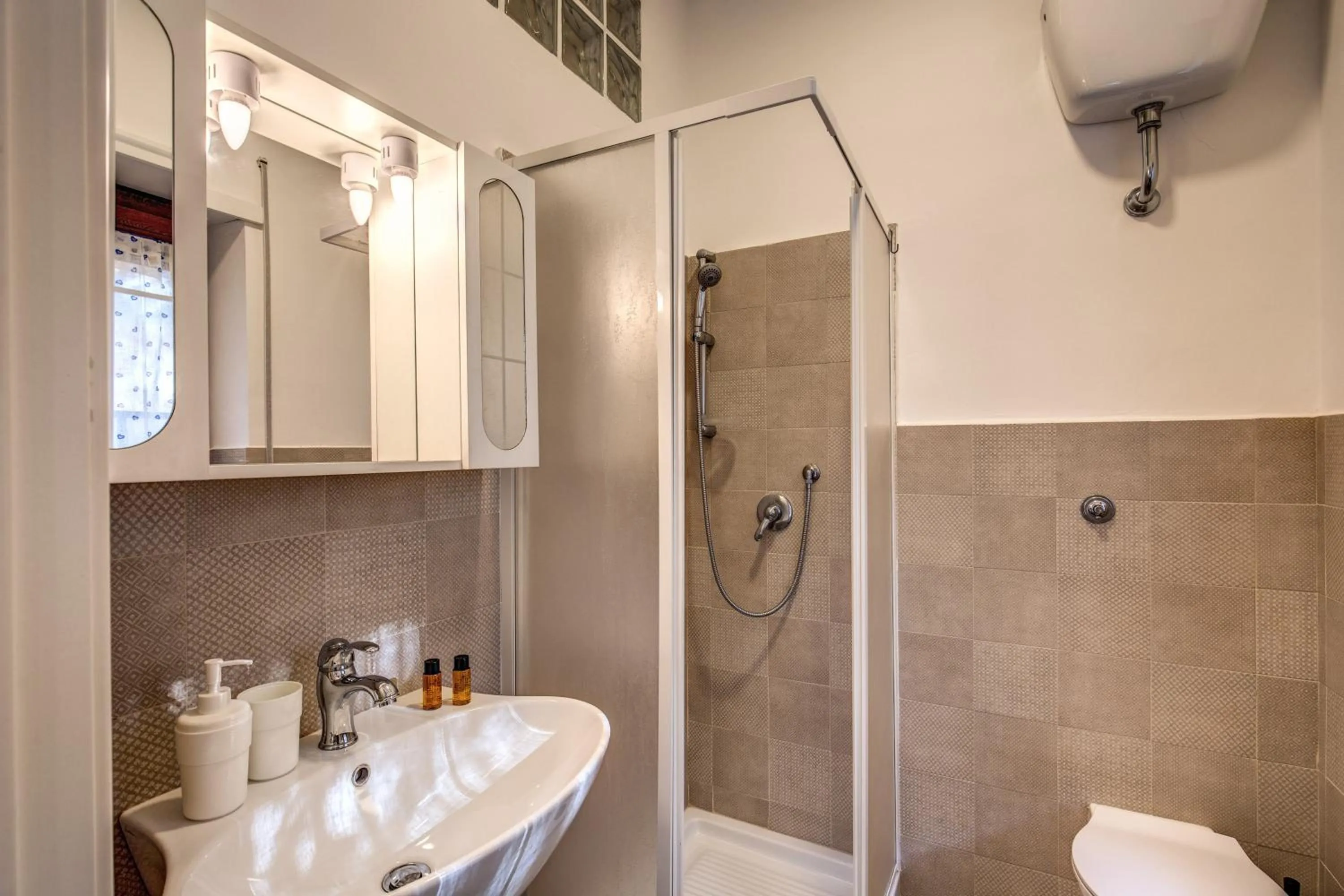 M&L Apartments - Ardesia Colosseo