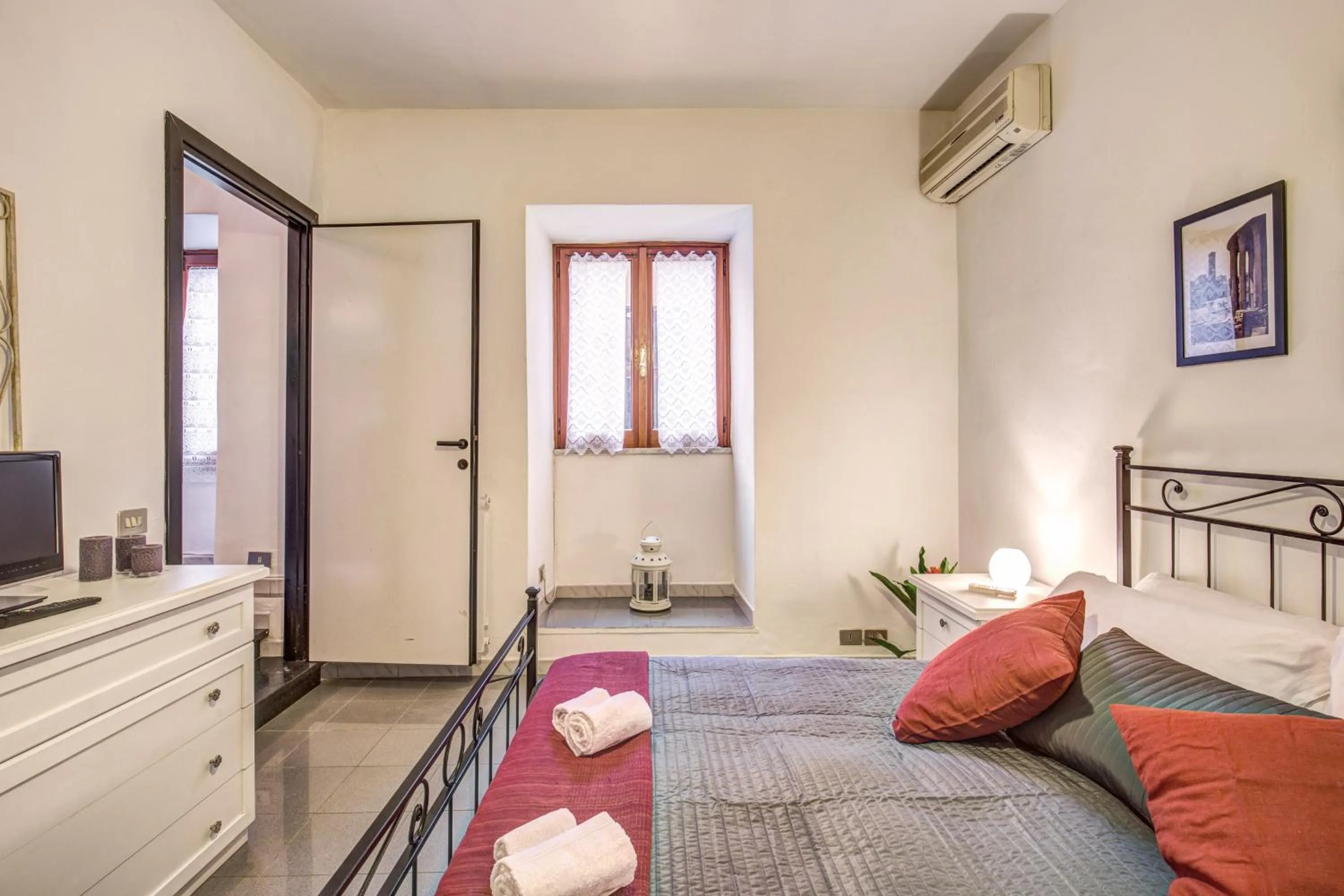 Bed in M&L Apartments - Ardesia Colosseo