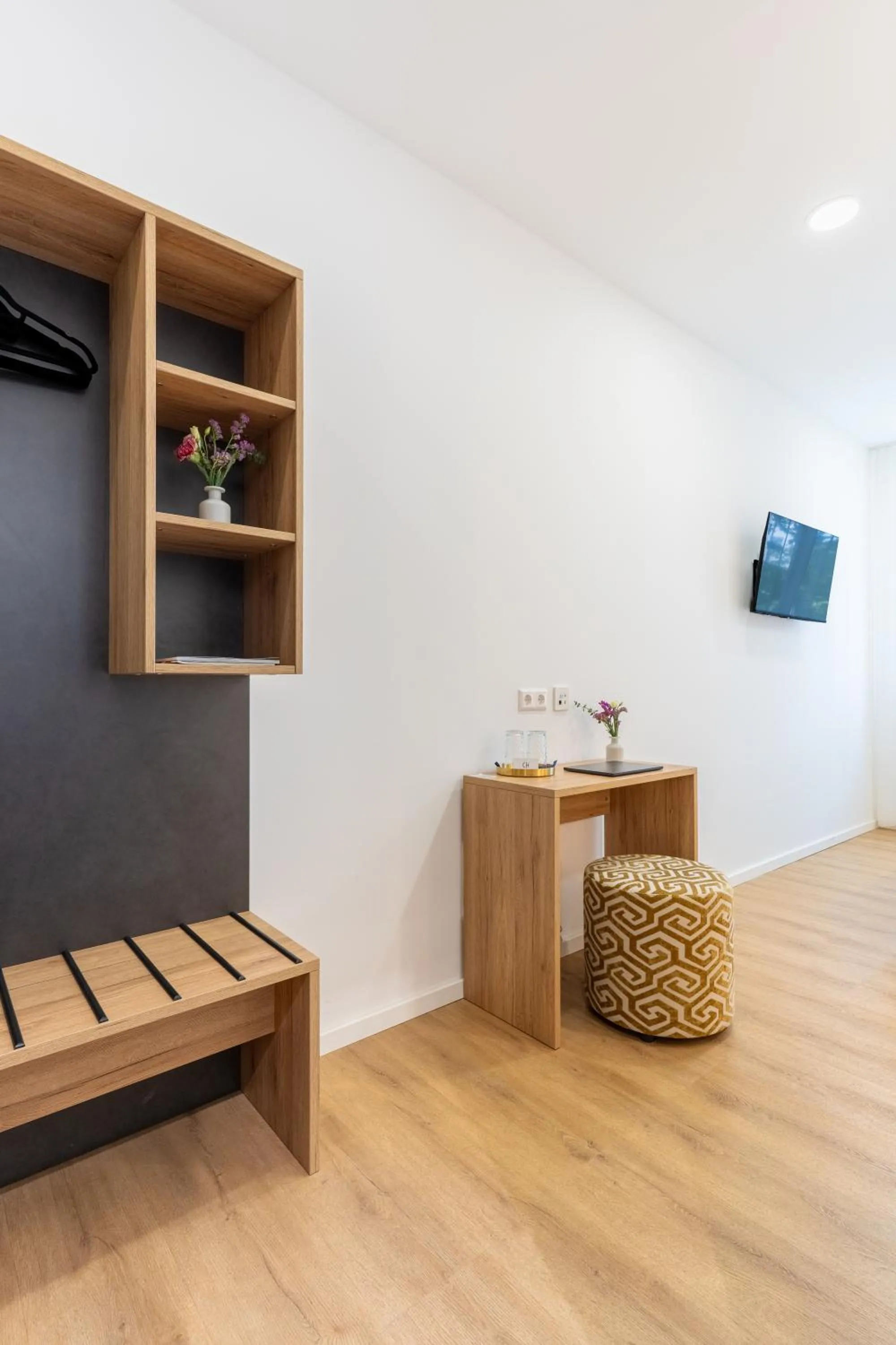 TV and multimedia in Chérisy Hotel Konstanz - Self Check-in Only