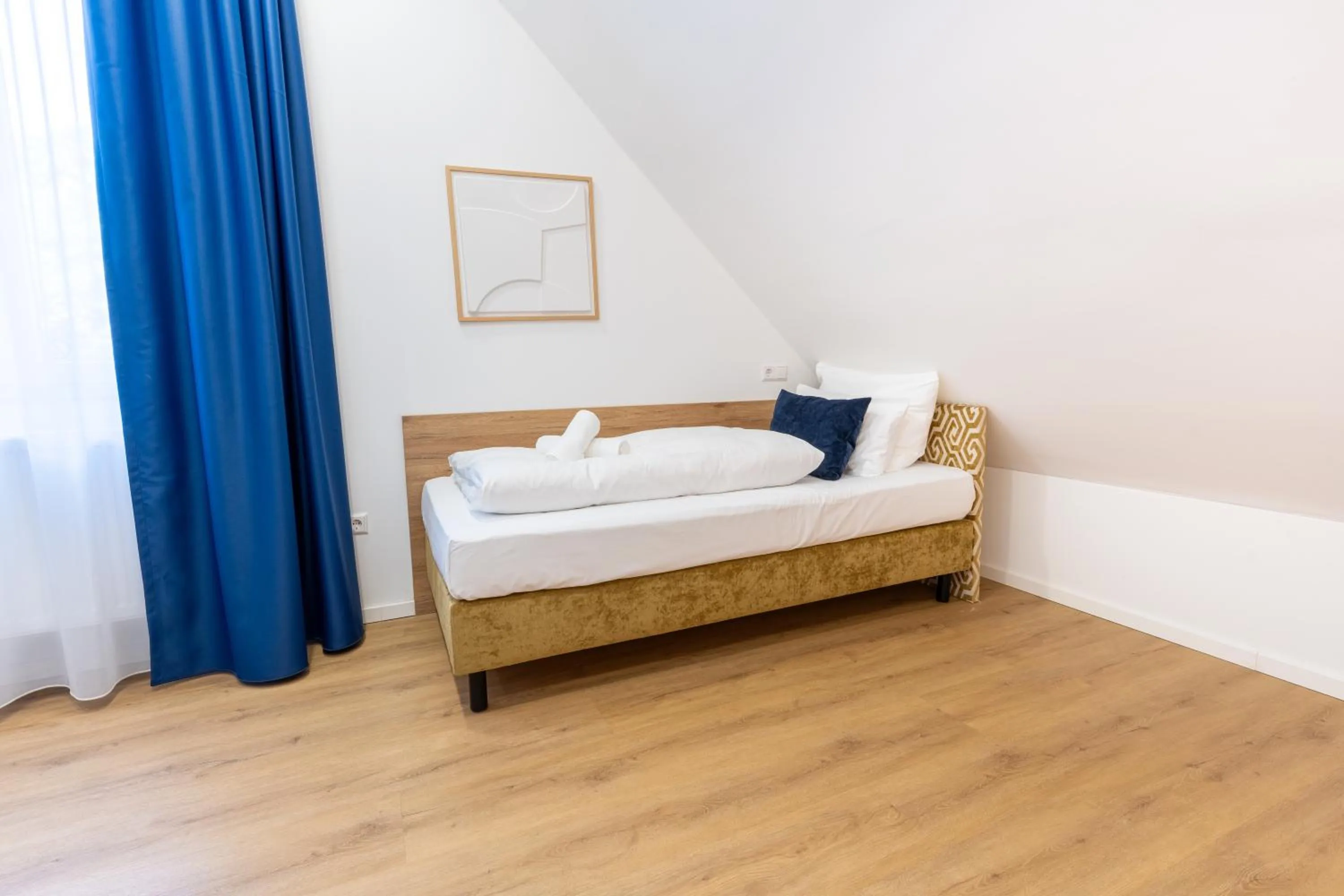 Bed in Chérisy Hotel Konstanz - Self Check-in Only