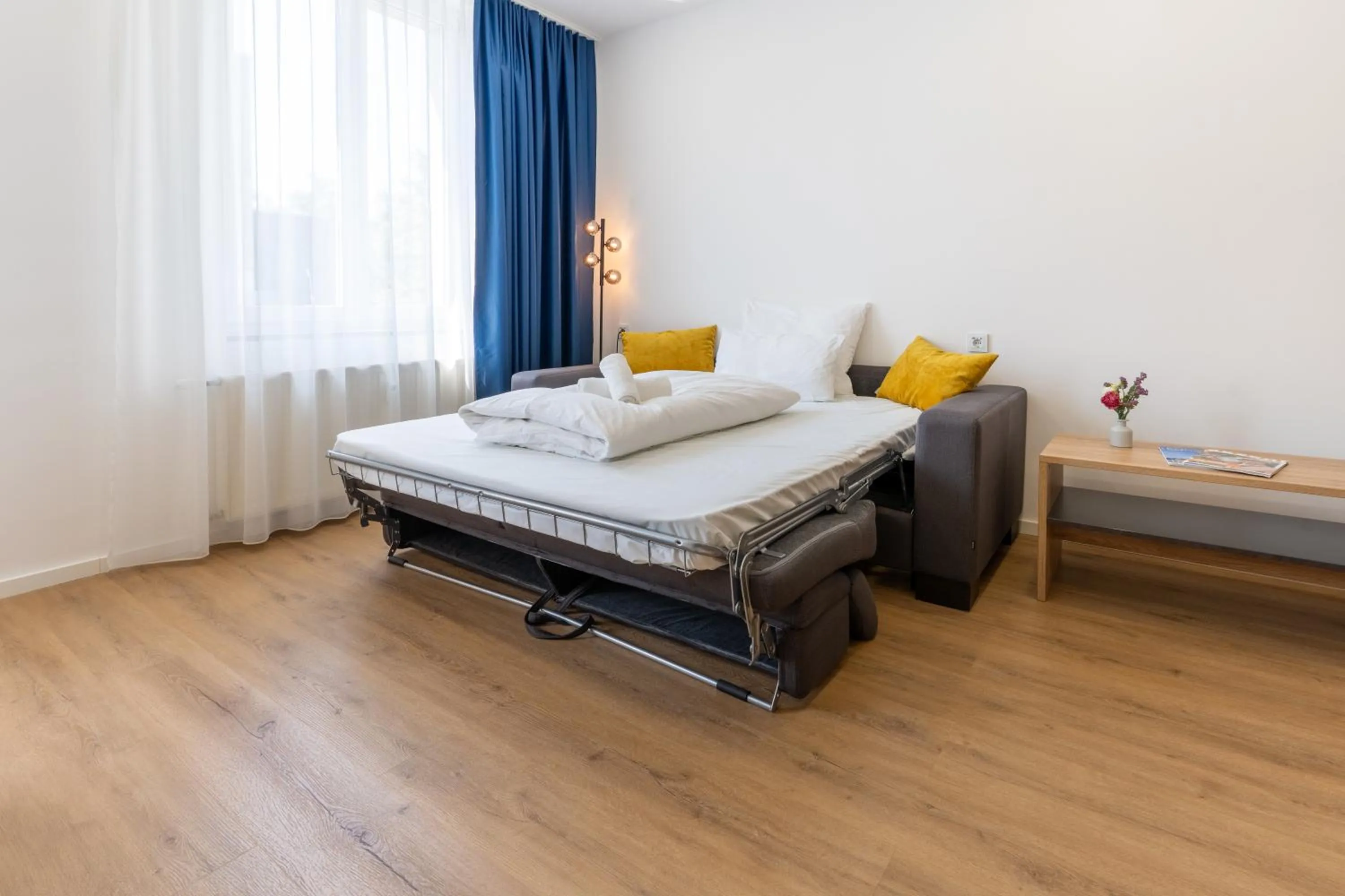 Bed in Chérisy Hotel Konstanz - Self Check-in Only