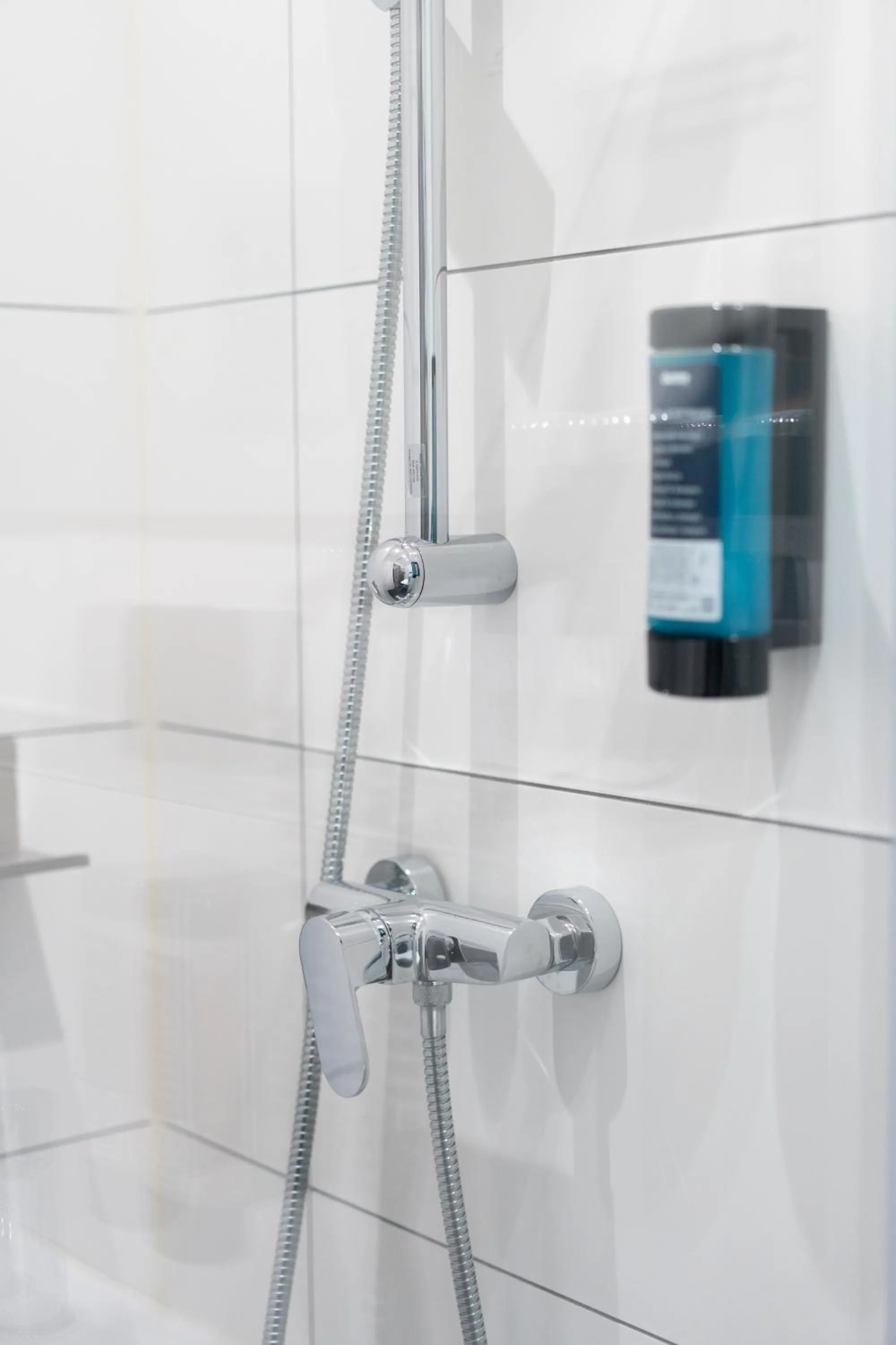 Shower in Chérisy Hotel Konstanz - Self Check-in Only