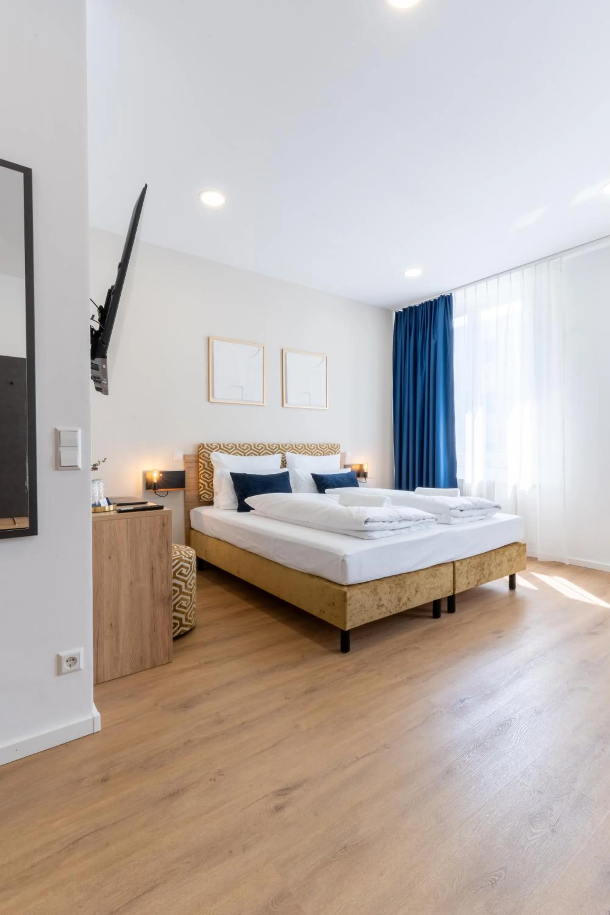 Bed in Chérisy Hotel Konstanz - Self Check-in Only