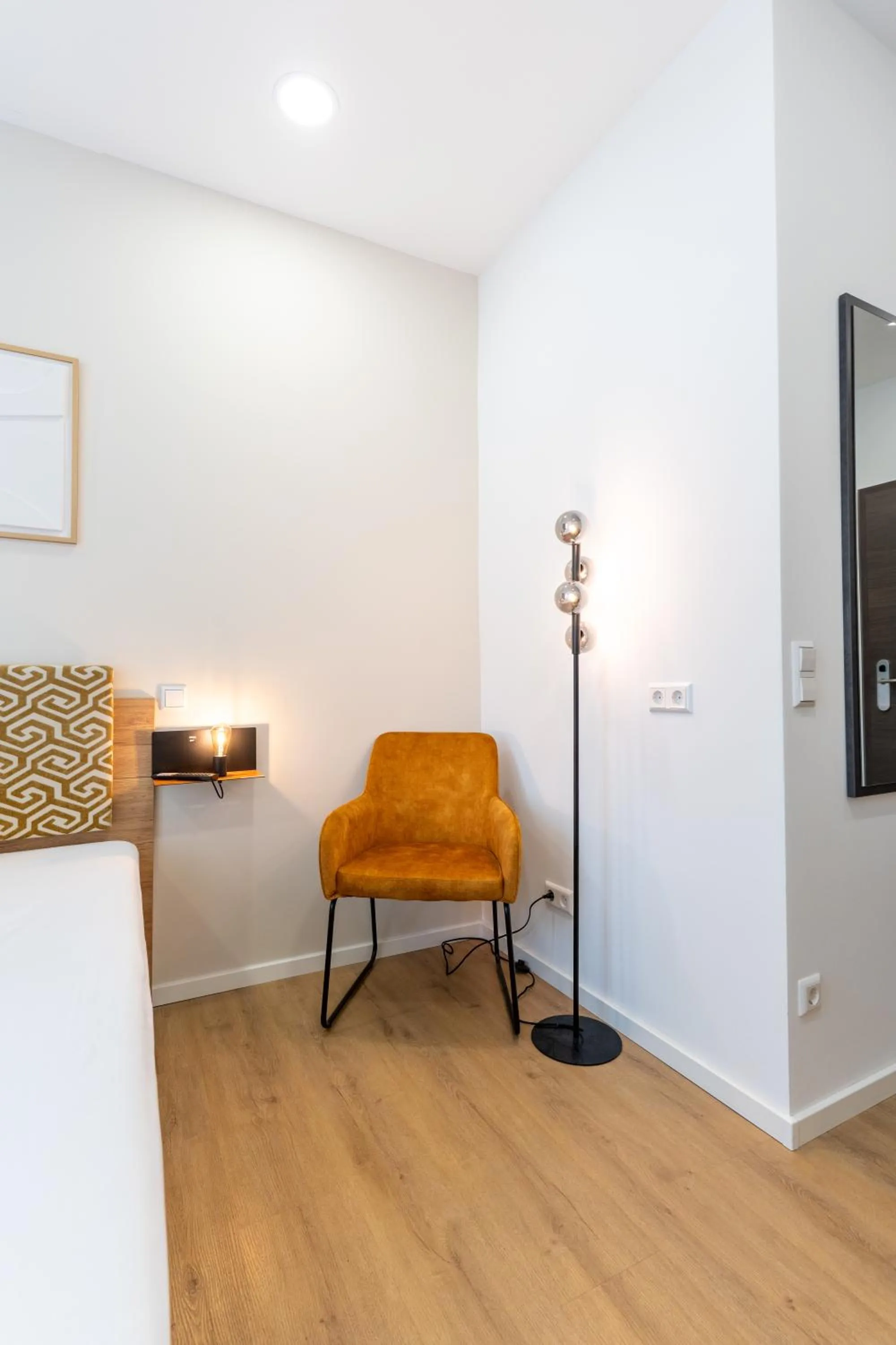 Seating area in Chérisy Hotel Konstanz - Self Check-in Only