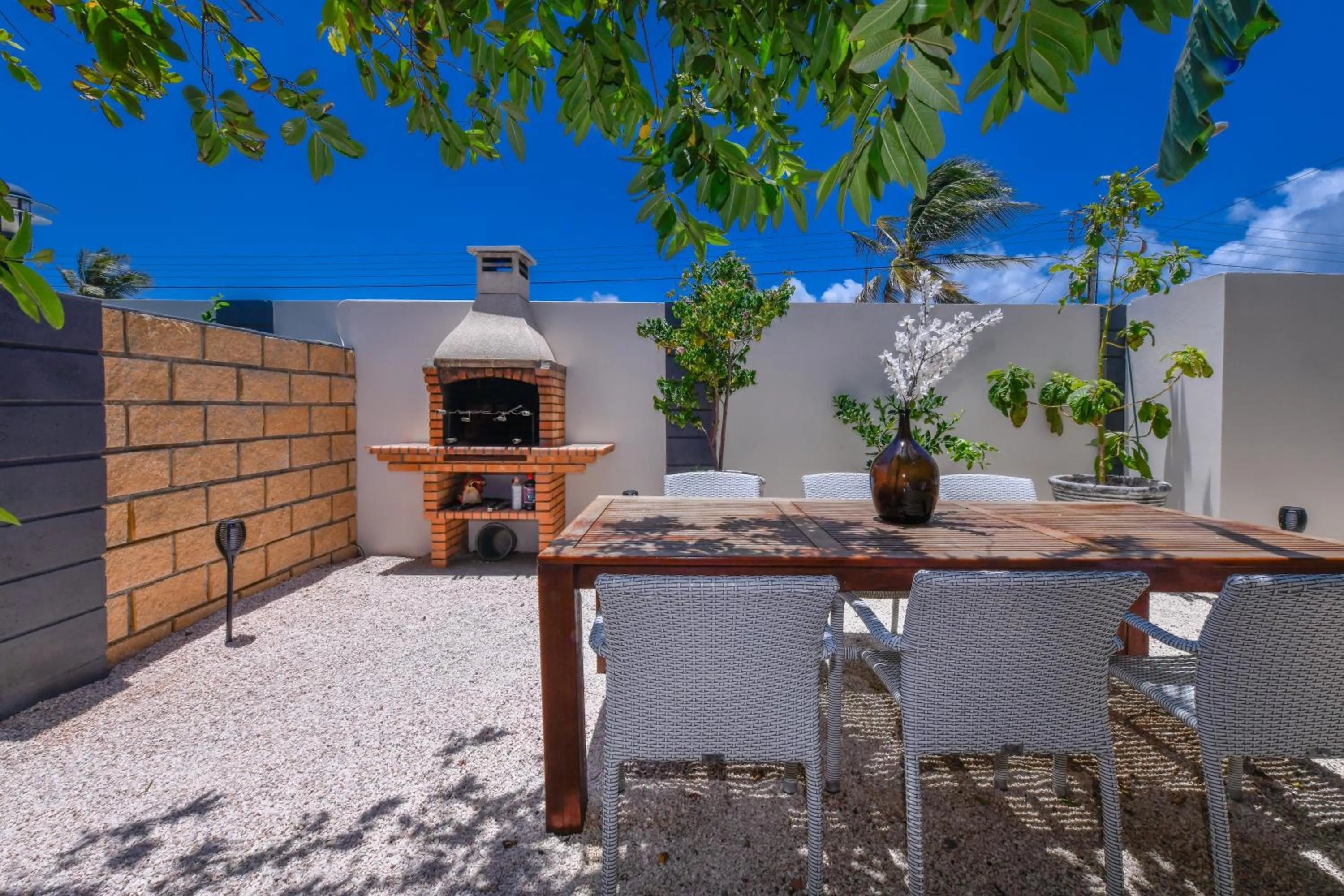 BBQ facilities in Boutique Hotel Swiss Paradise Aruba Villas and Suites