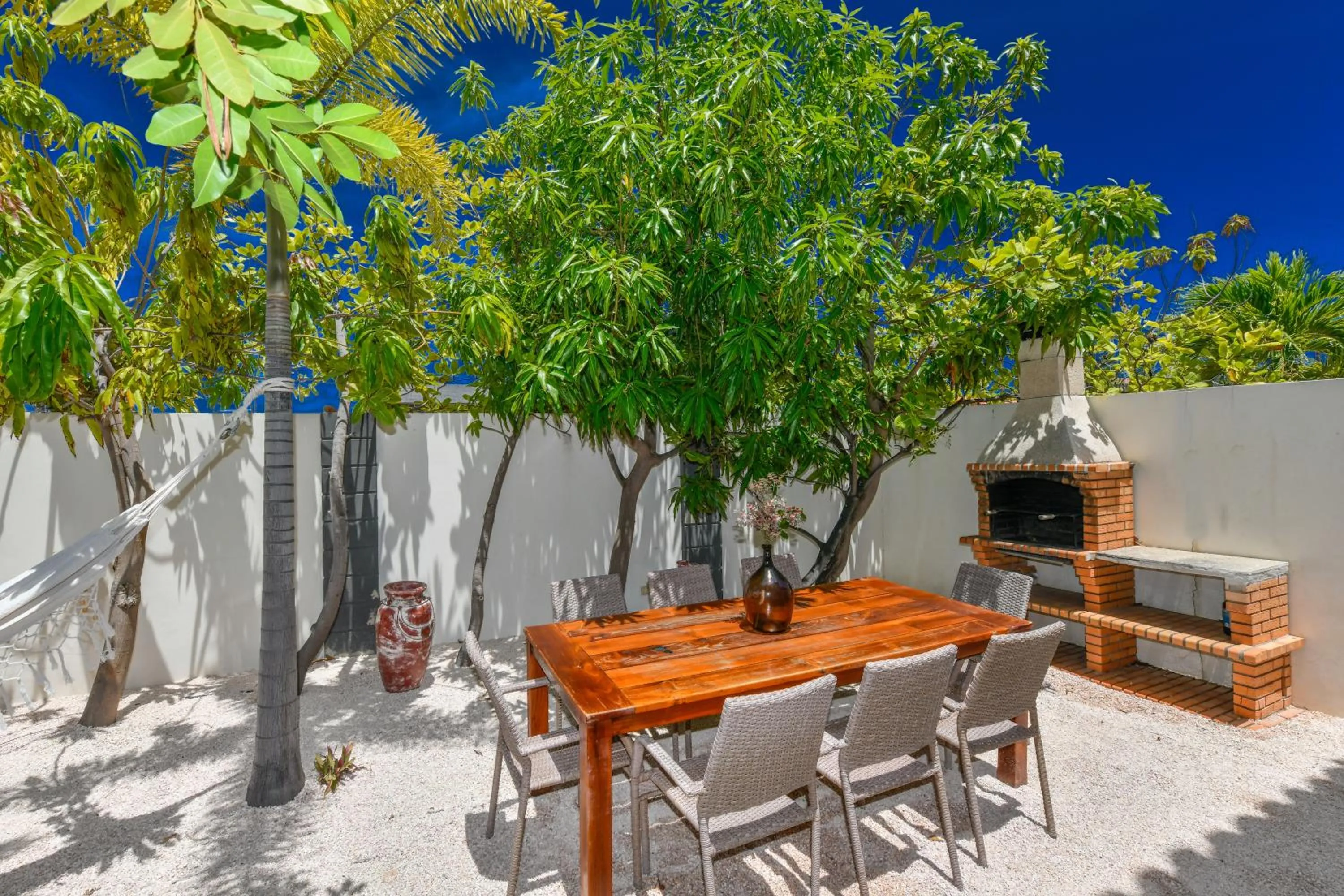 BBQ facilities in Boutique Hotel Swiss Paradise Aruba Villas and Suites