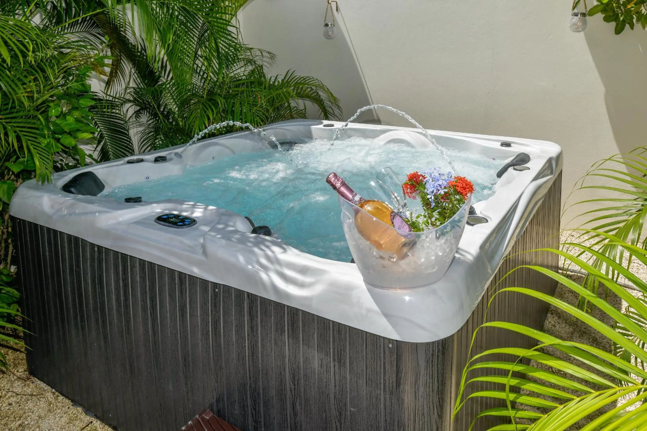 Patio in Boutique Hotel Swiss Paradise Aruba Villas and Suites