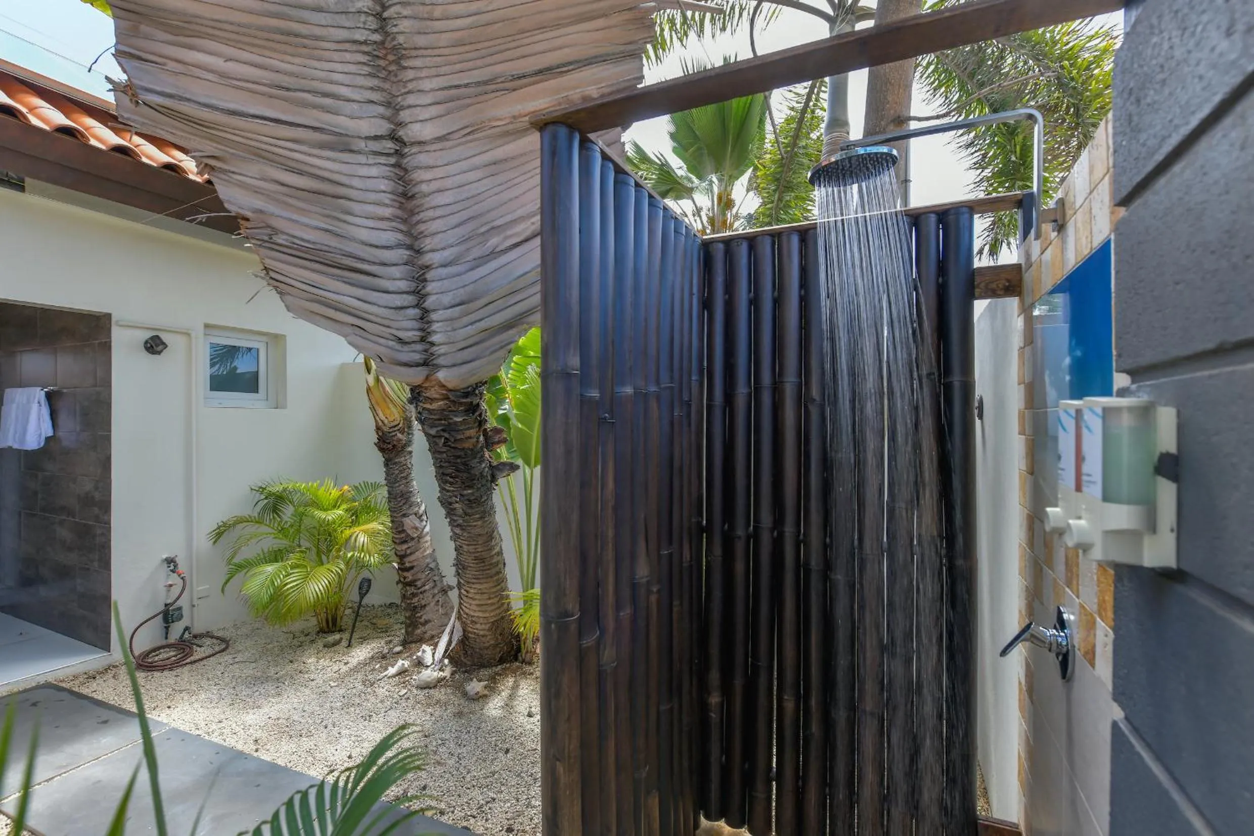 Shower in Boutique Hotel Swiss Paradise Aruba Villas and Suites