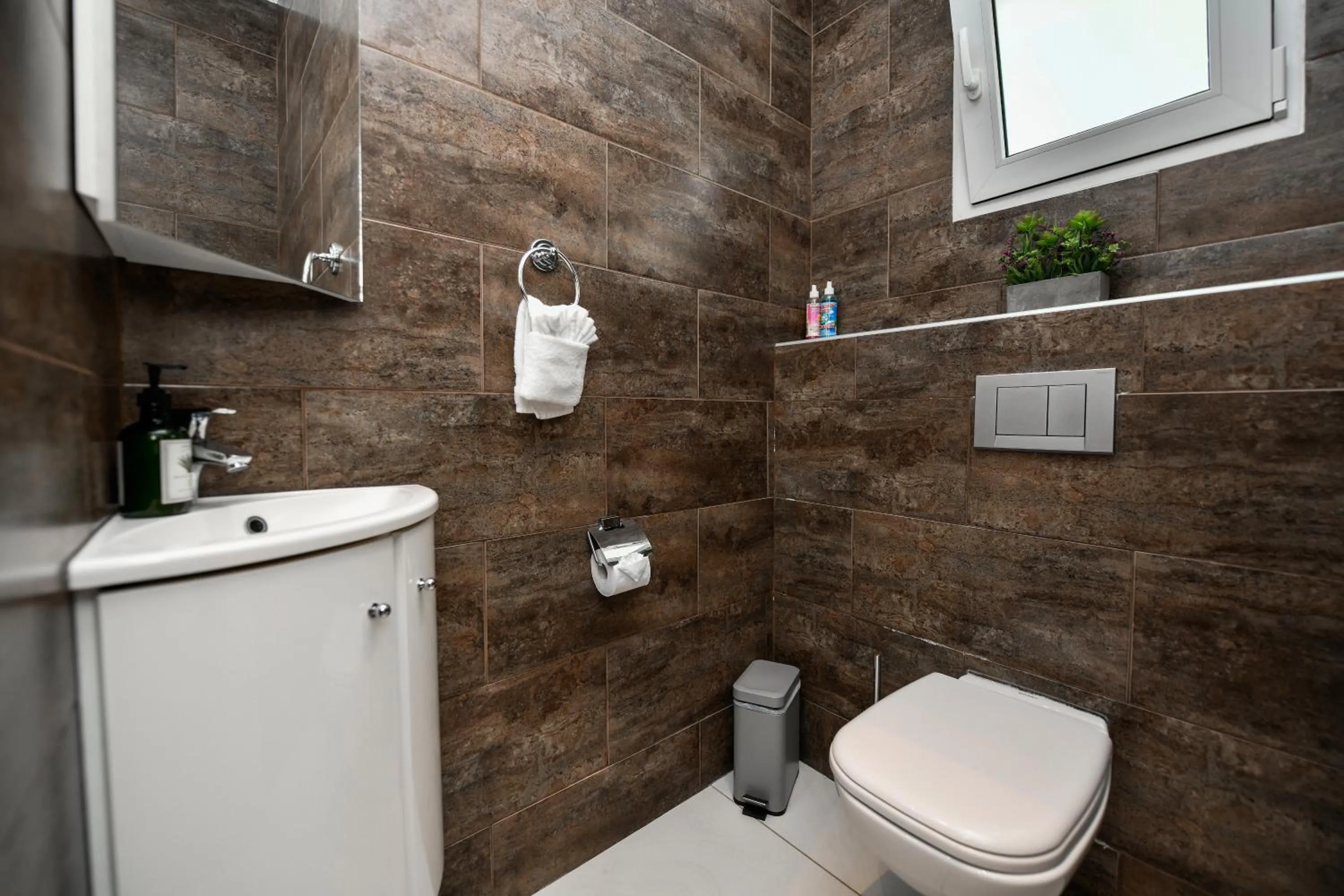 Toilet in Boutique Hotel Swiss Paradise Aruba Villas and Suites