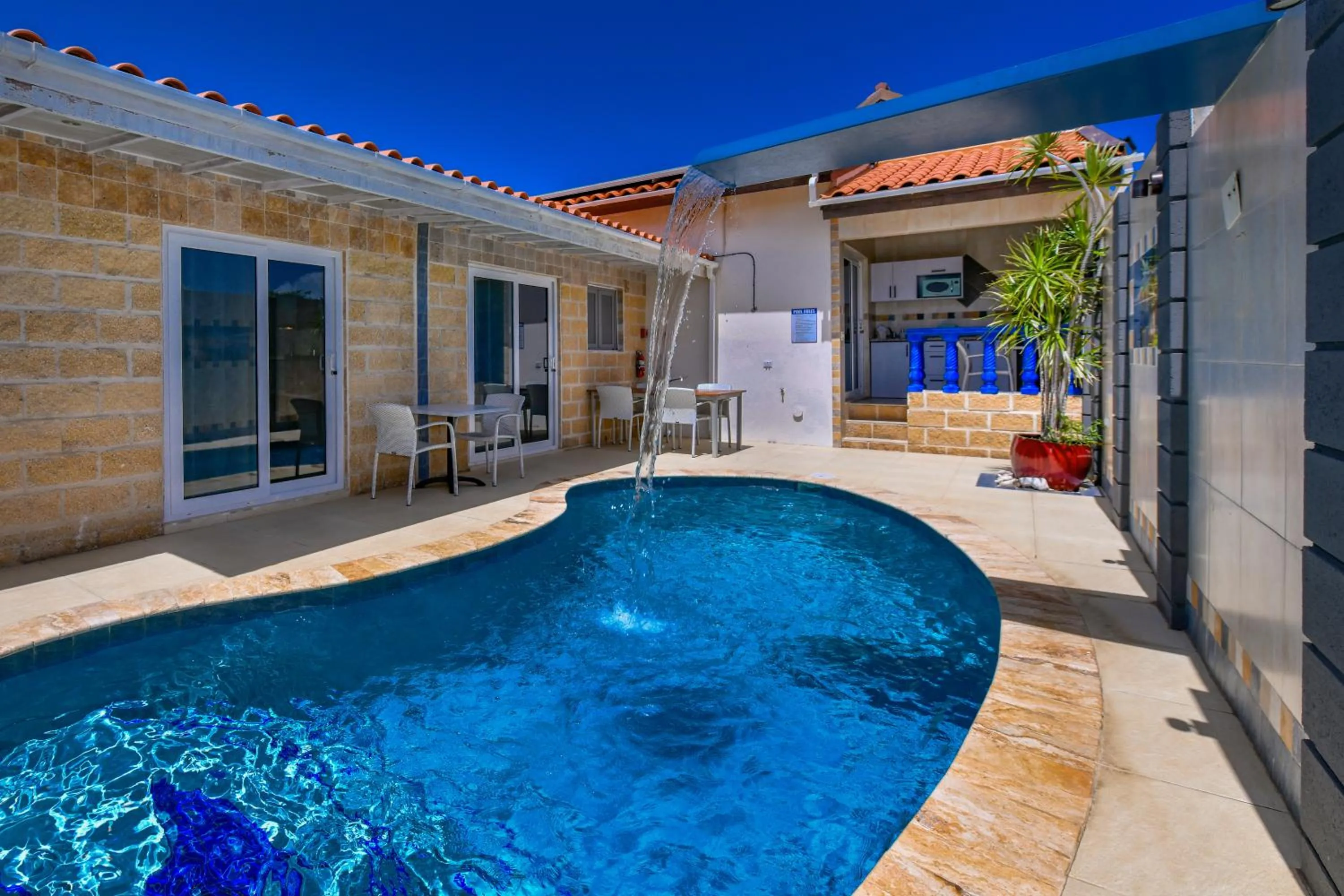 Property building in Boutique Hotel Swiss Paradise Aruba Villas and Suites