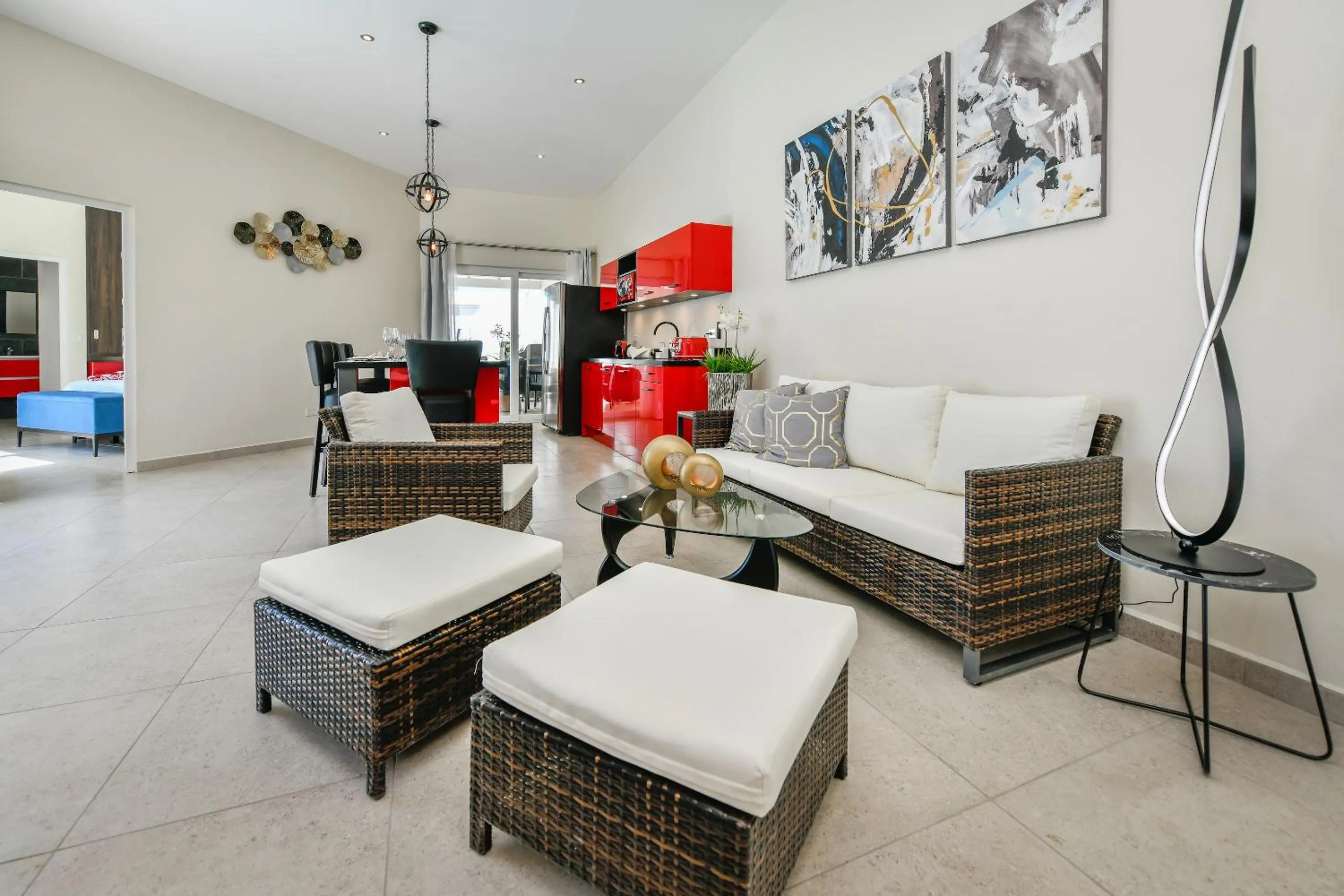 TV and multimedia in Boutique Hotel Swiss Paradise Aruba Villas and Suites