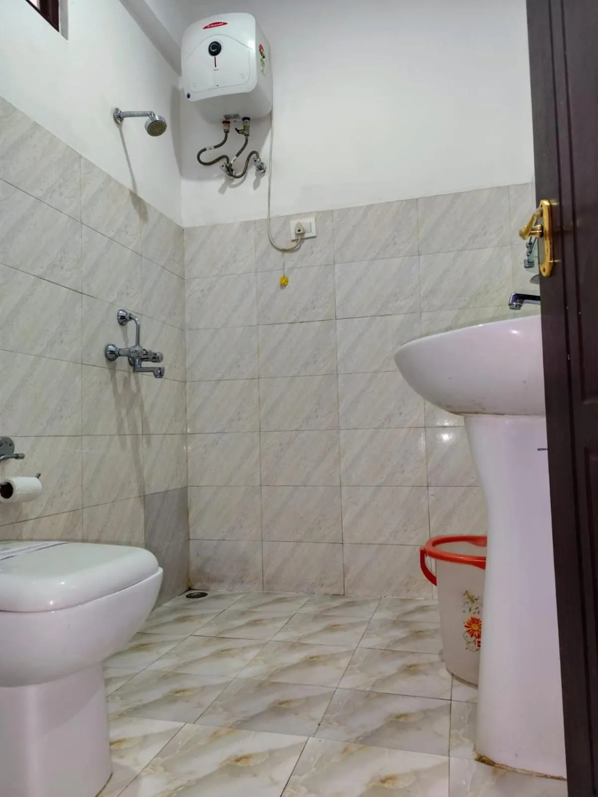 Shower in HOTEL GREENERY VIEW
