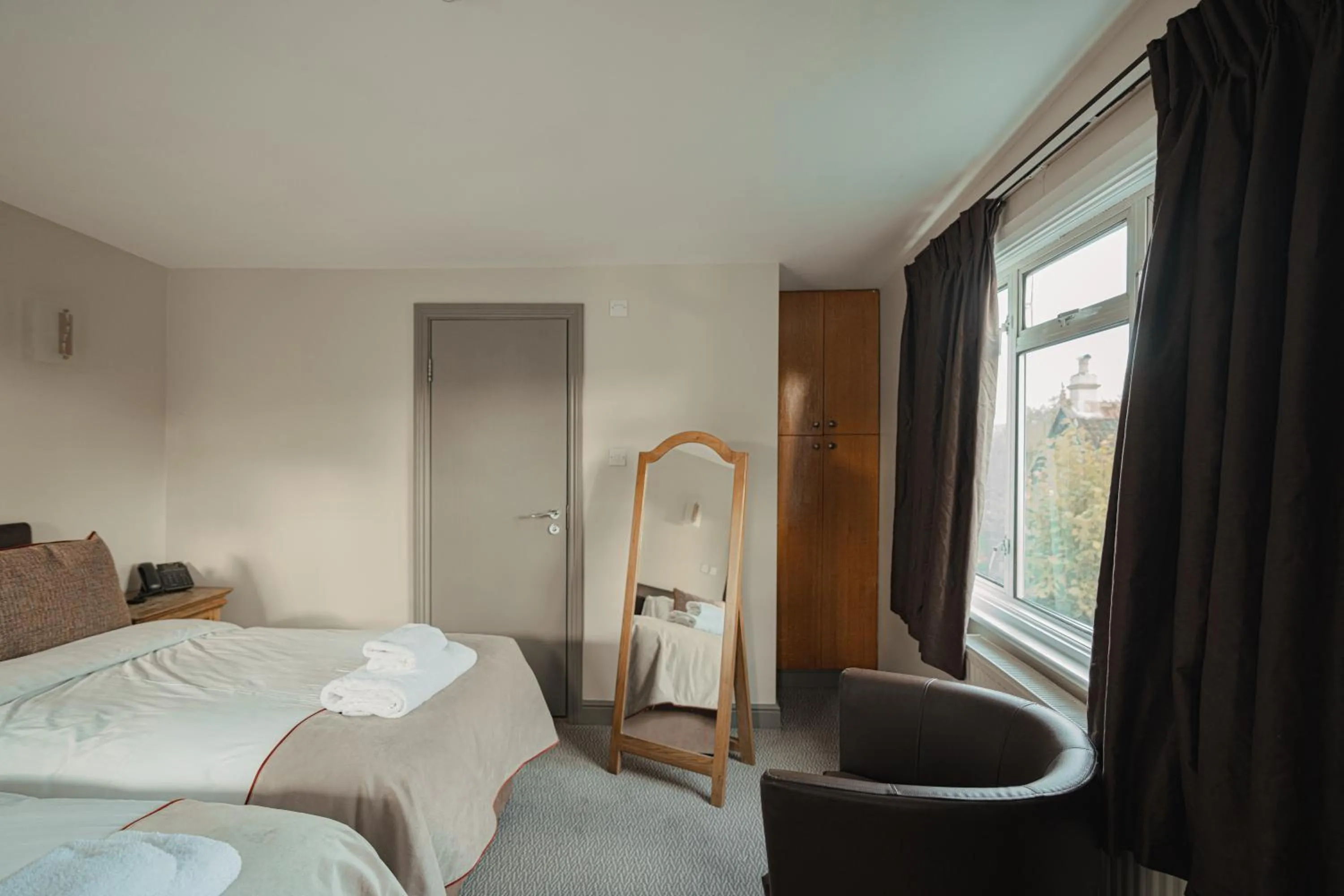 Bedroom, Bed in Old Mill Hotel & Lodge