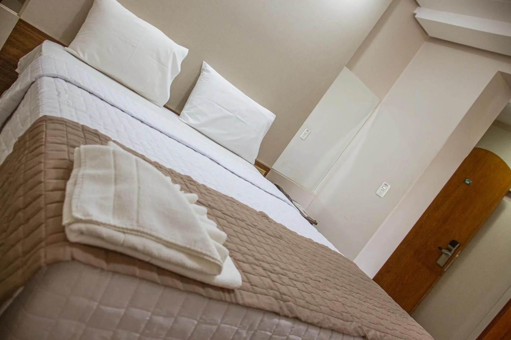 Bed in Piloes Palace Hotel