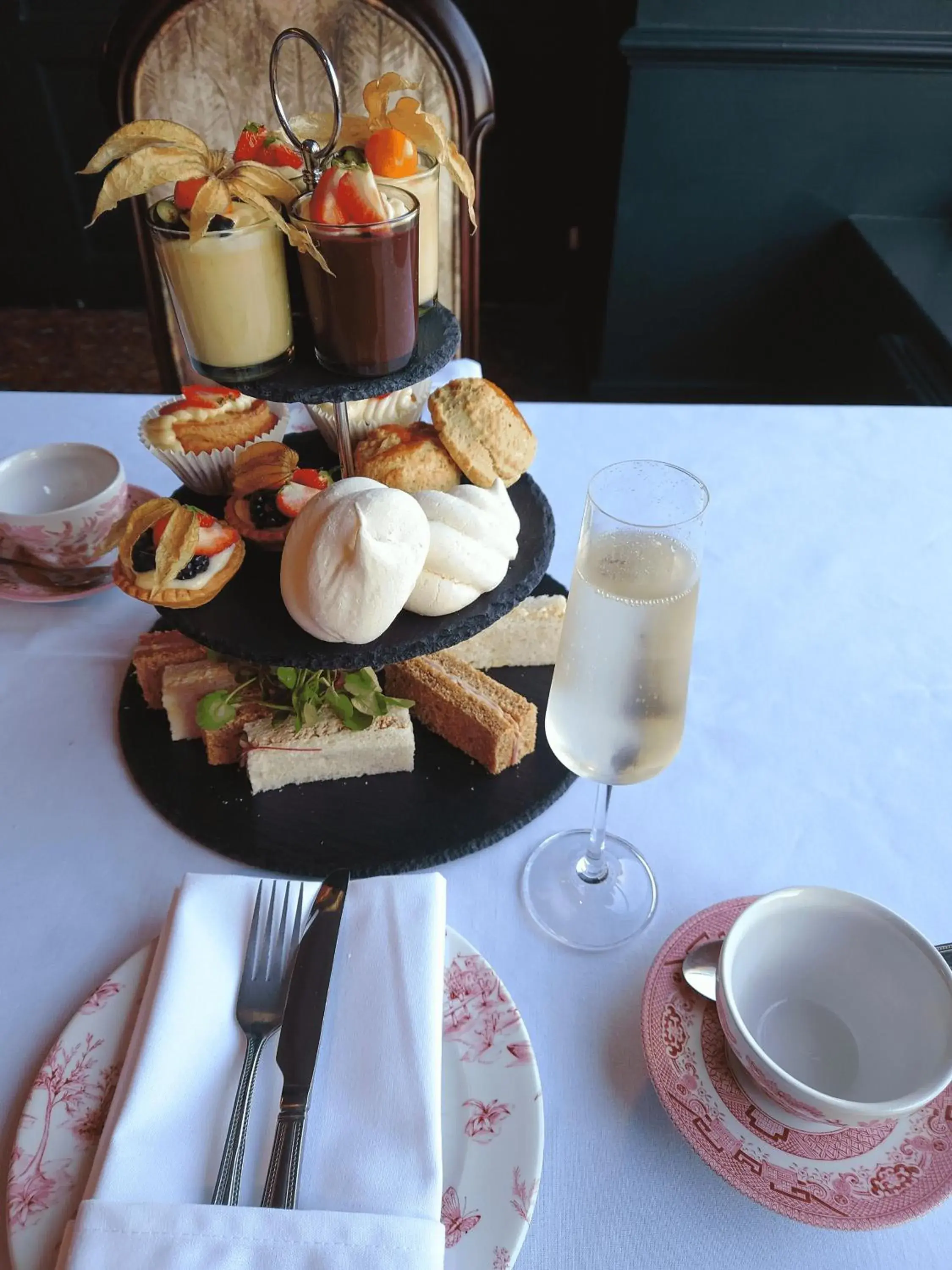 Food and drinks in Shillingford Bridge Hotel Food and drinks in Shillingford Bridge Hotel