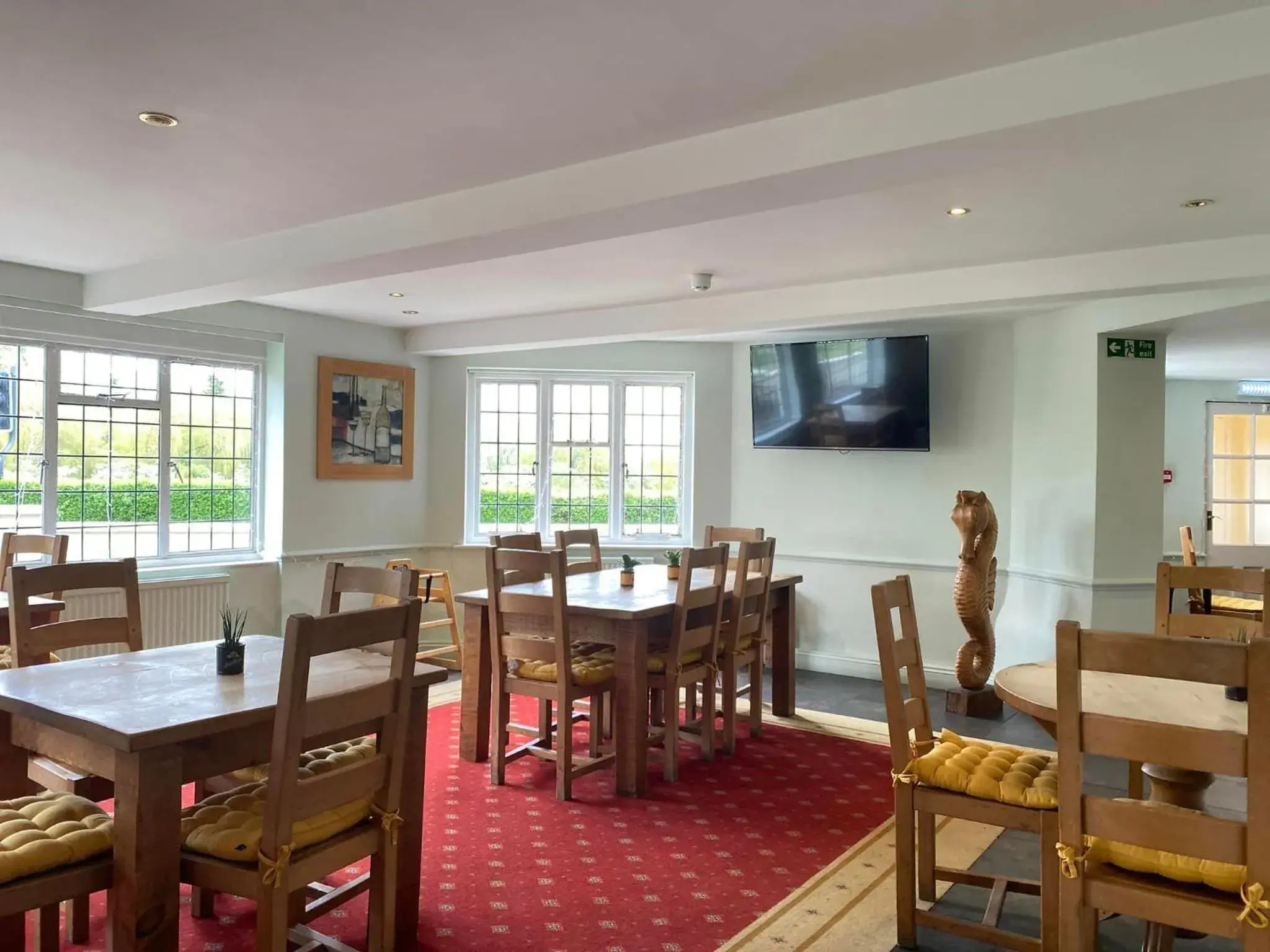 Lounge or bar in Shillingford Bridge Hotel Lounge or bar in Shillingford Bridge Hotel