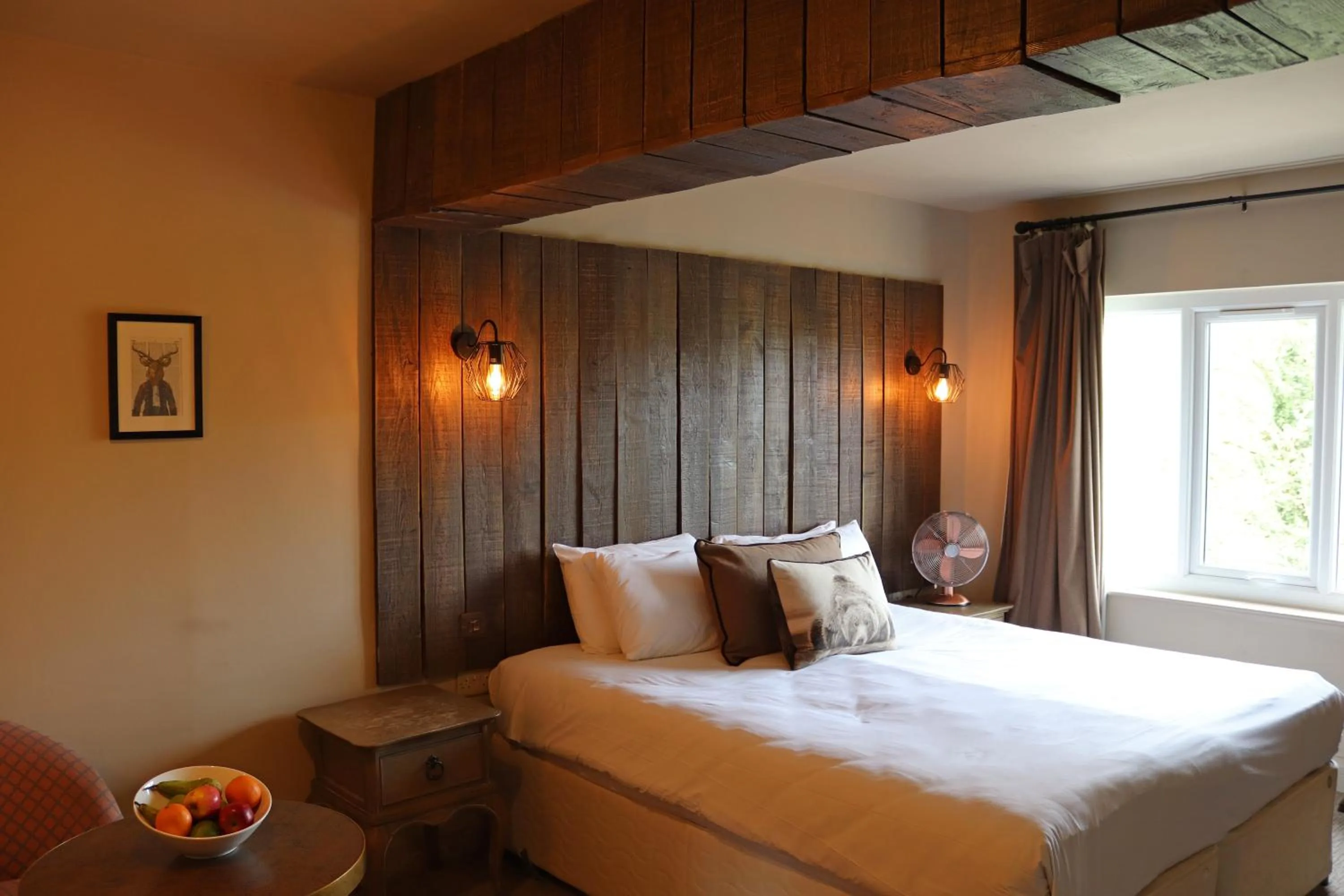 Bed in Shillingford Bridge Hotel