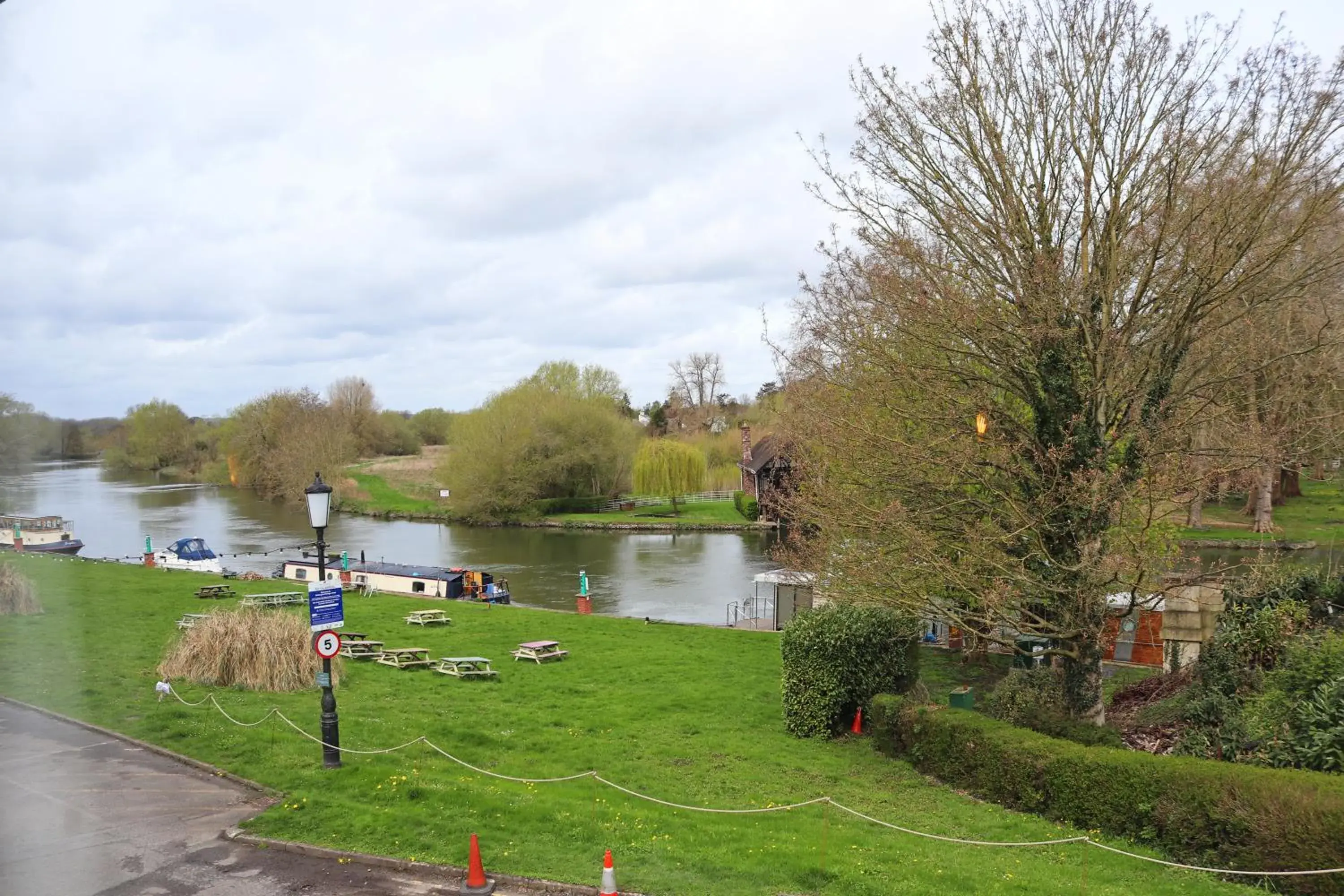 View (from property/room) in Shillingford Bridge Hotel View (from property/room) in Shillingford Bridge Hotel