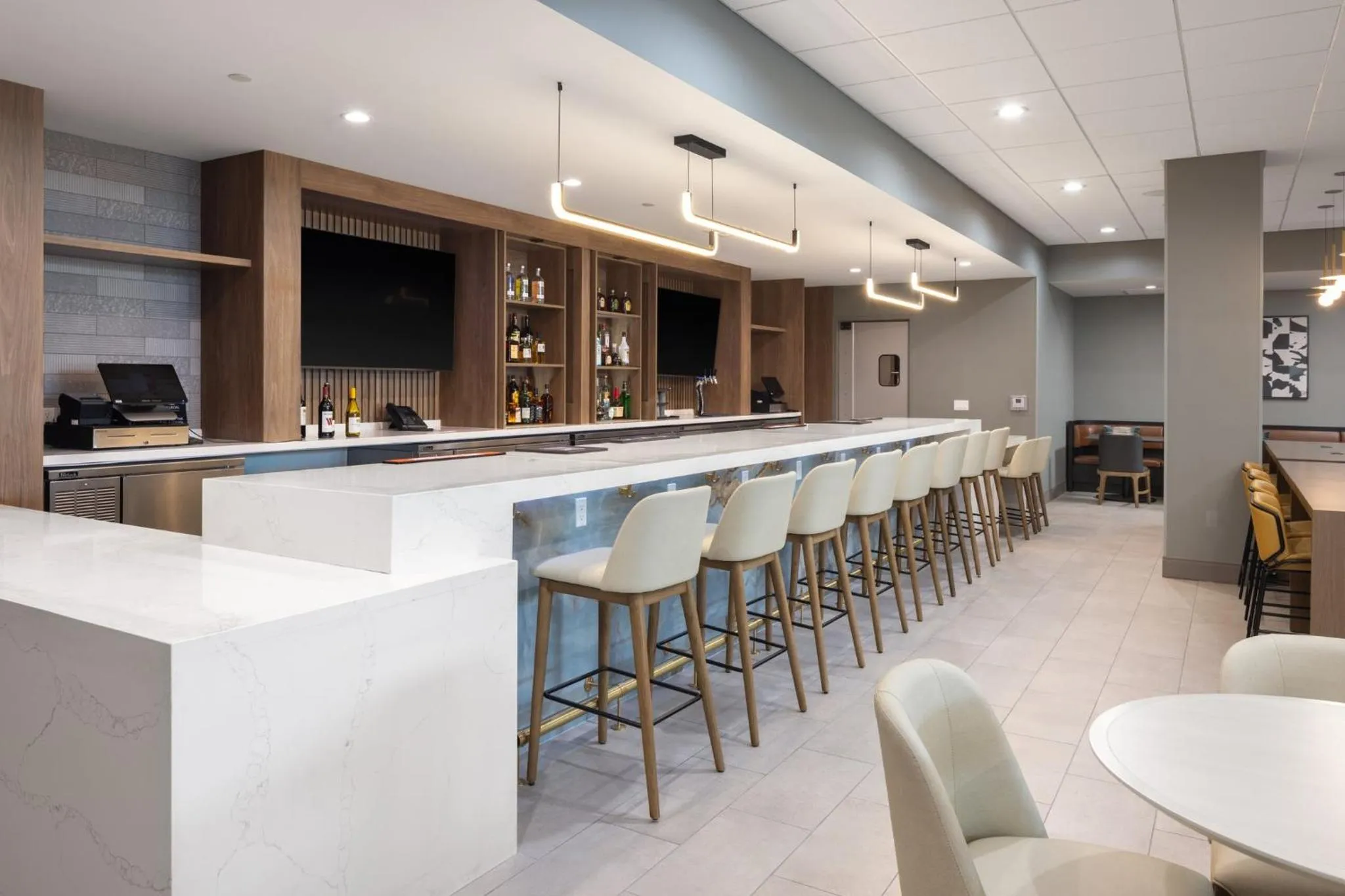 Lounge or bar in Holiday Inn & Suites Monterey Park – Los Angeles by IHG