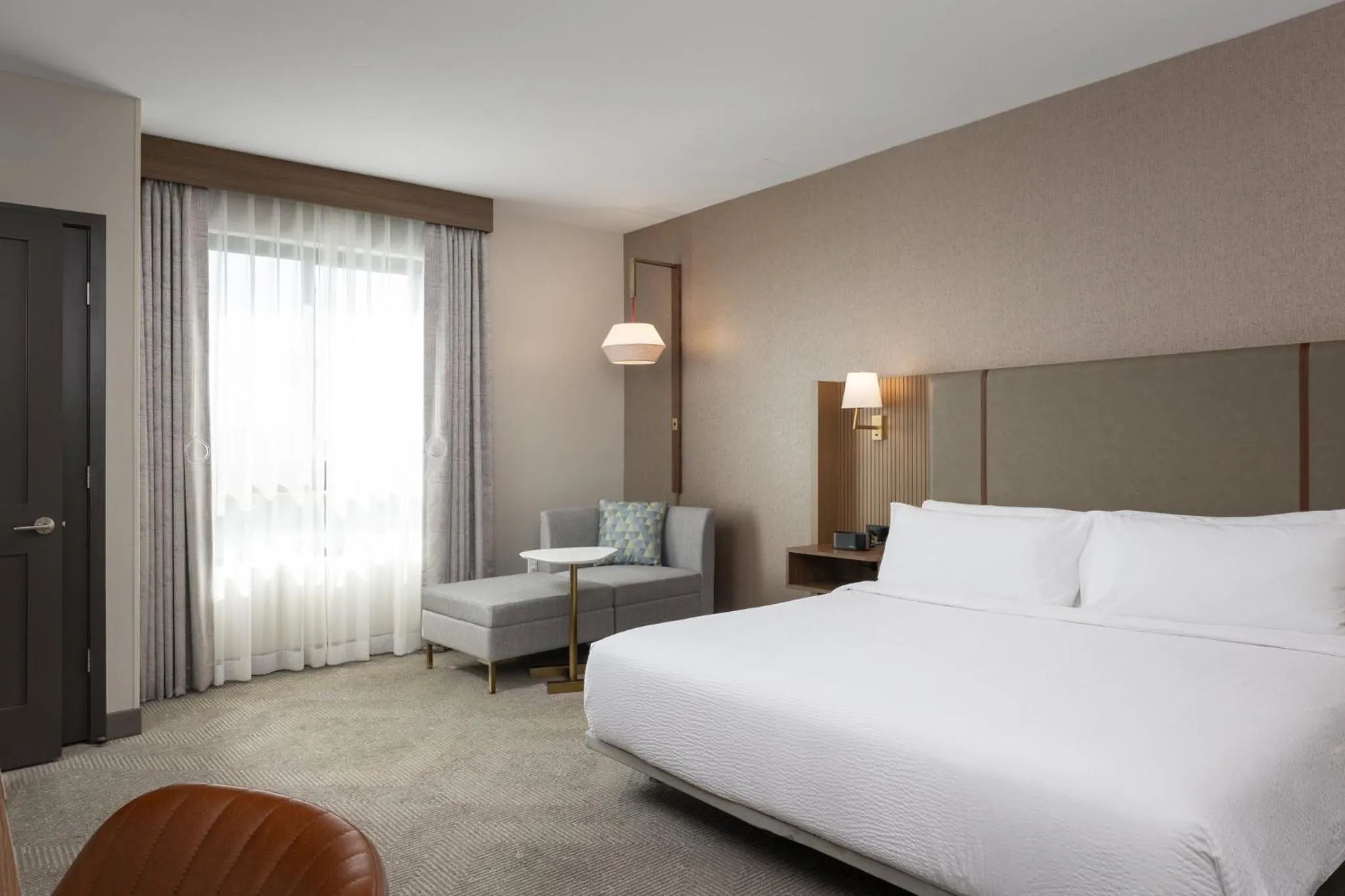 Photo of the whole room, Bed in Holiday Inn & Suites Monterey Park – Los Angeles by IHG