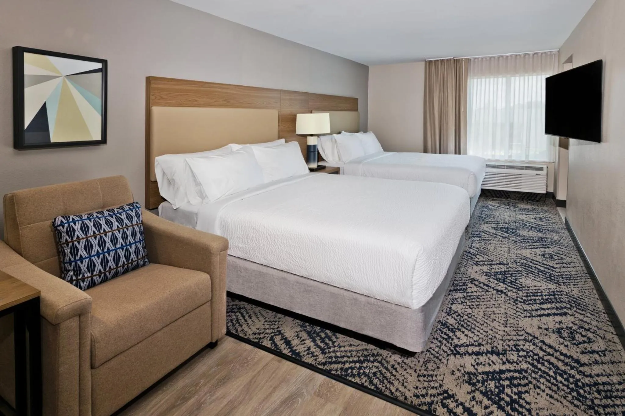 Photo of the whole room, Bed in Candlewood Suites Dothan by IHG