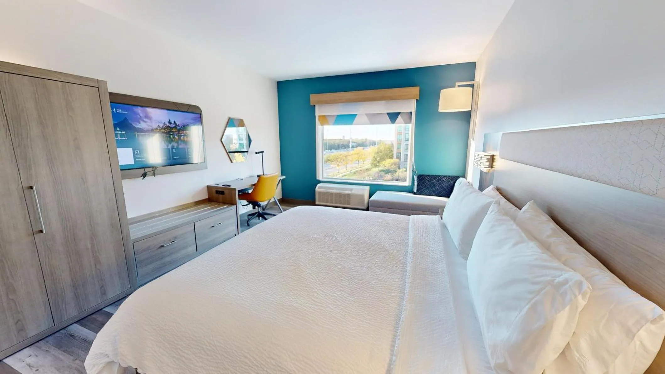 Photo of the whole room in Holiday Inn Express & Suites Chicago Schaumburg by IHG