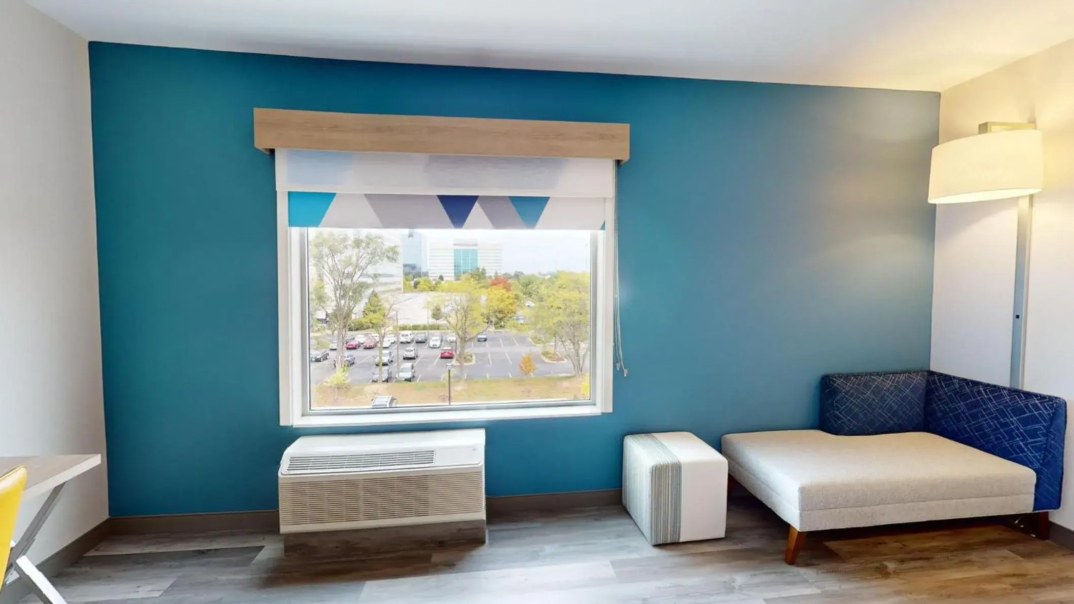 King Suite with Hearing Accessible Tub - Non-Smoking in Holiday Inn Express & Suites Chicago Schaumburg by IHG King Suite with Hearing Accessible Tub - Non-Smoking in Holiday Inn Express & Suites Chicago Schaumburg by IHG