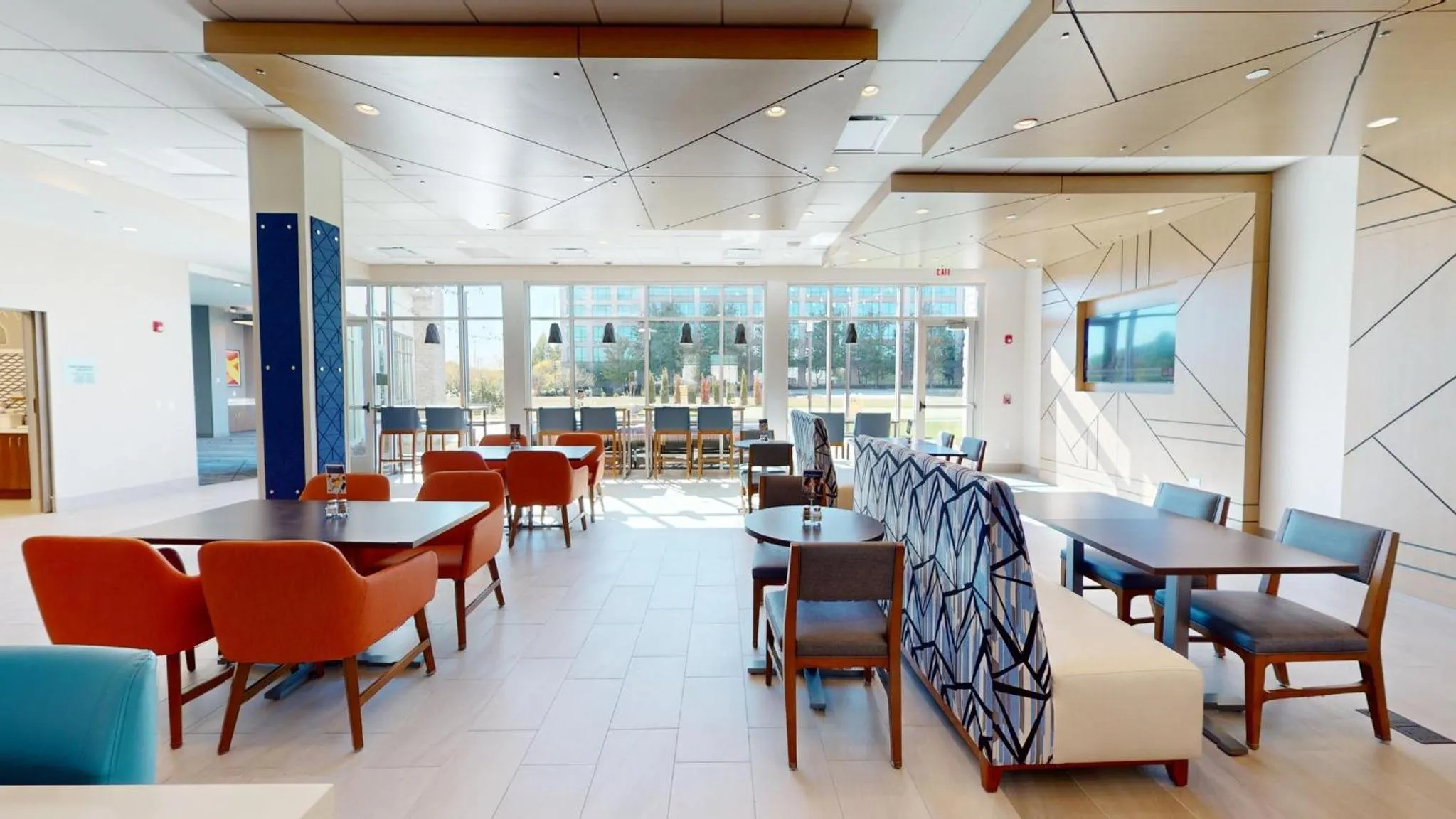 Restaurant/places to eat in Holiday Inn Express & Suites Chicago Schaumburg by IHG