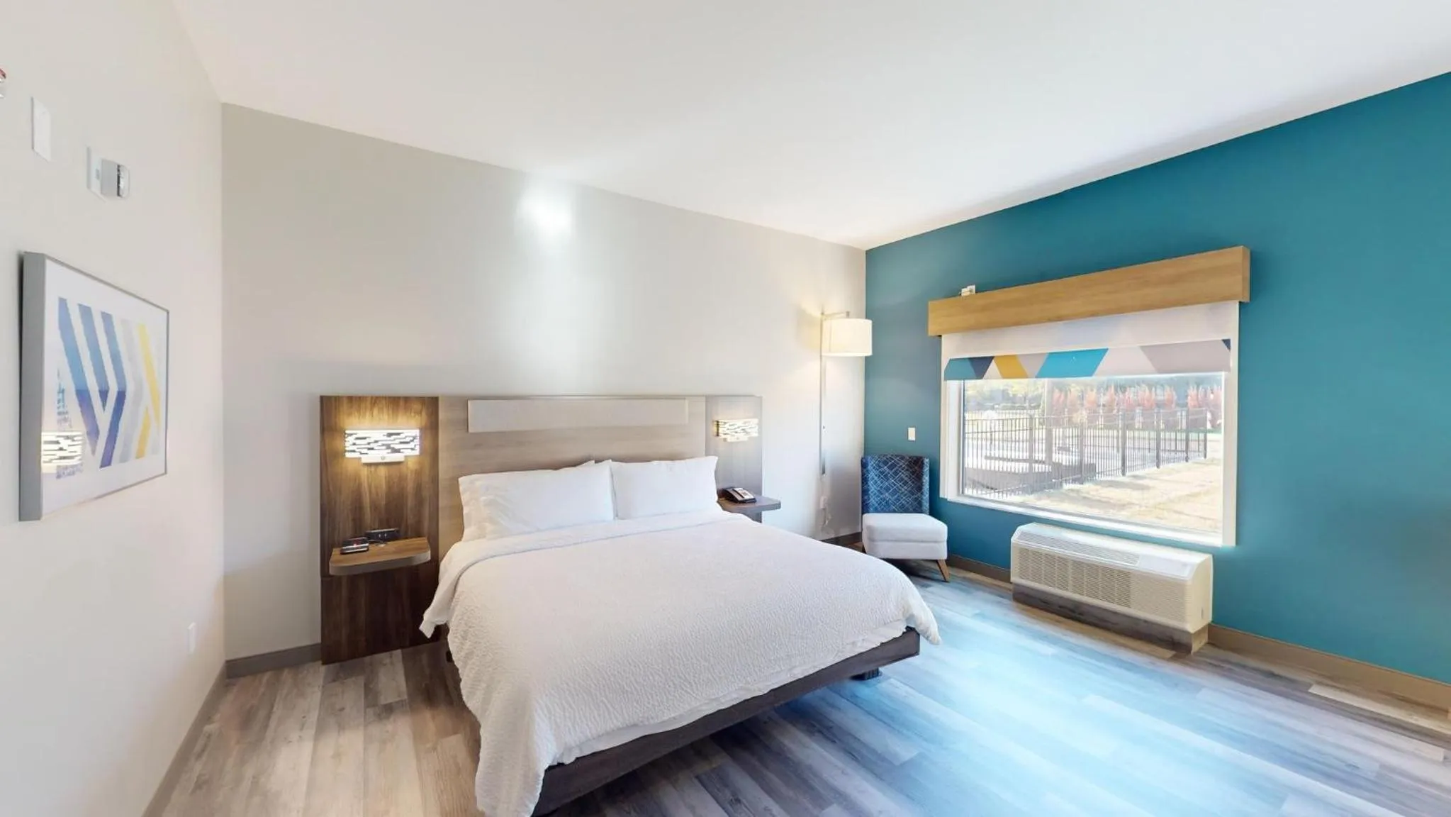 Photo of the whole room in Holiday Inn Express & Suites Chicago Schaumburg by IHG