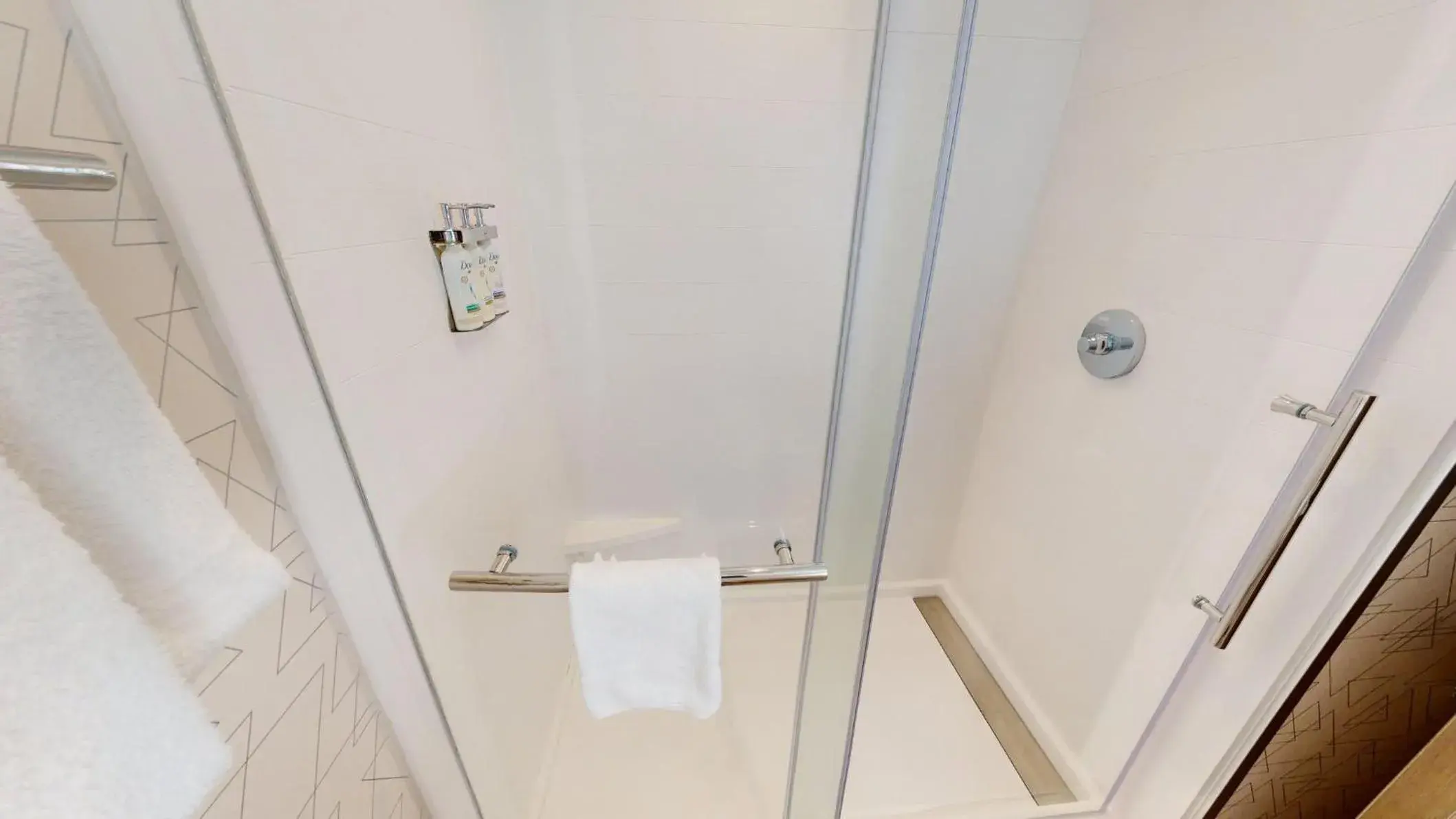 Standard Room in Holiday Inn Express & Suites Chicago Schaumburg by IHG Standard Room in Holiday Inn Express & Suites Chicago Schaumburg by IHG