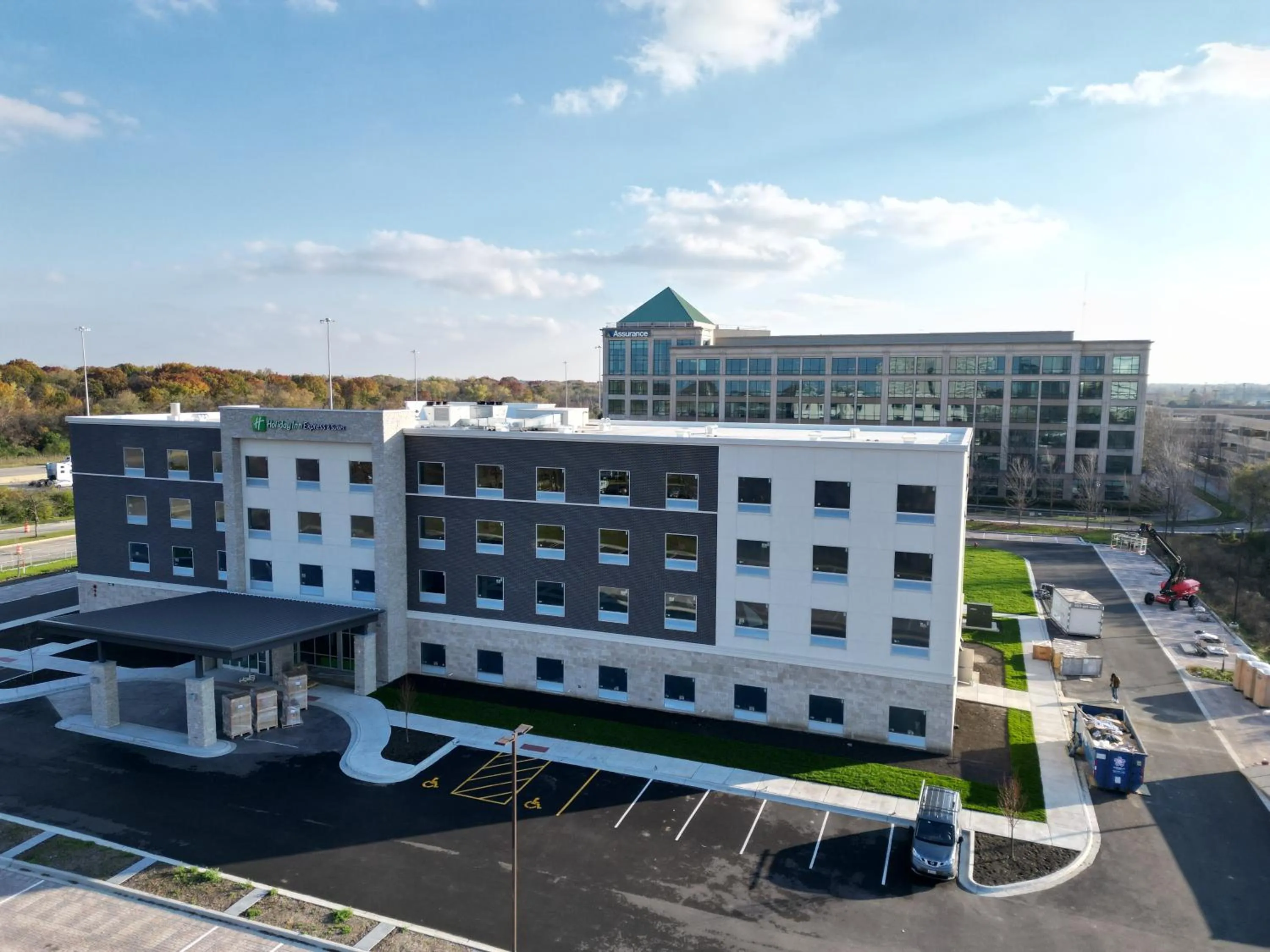 Property building in Holiday Inn Express & Suites Chicago Schaumburg by IHG