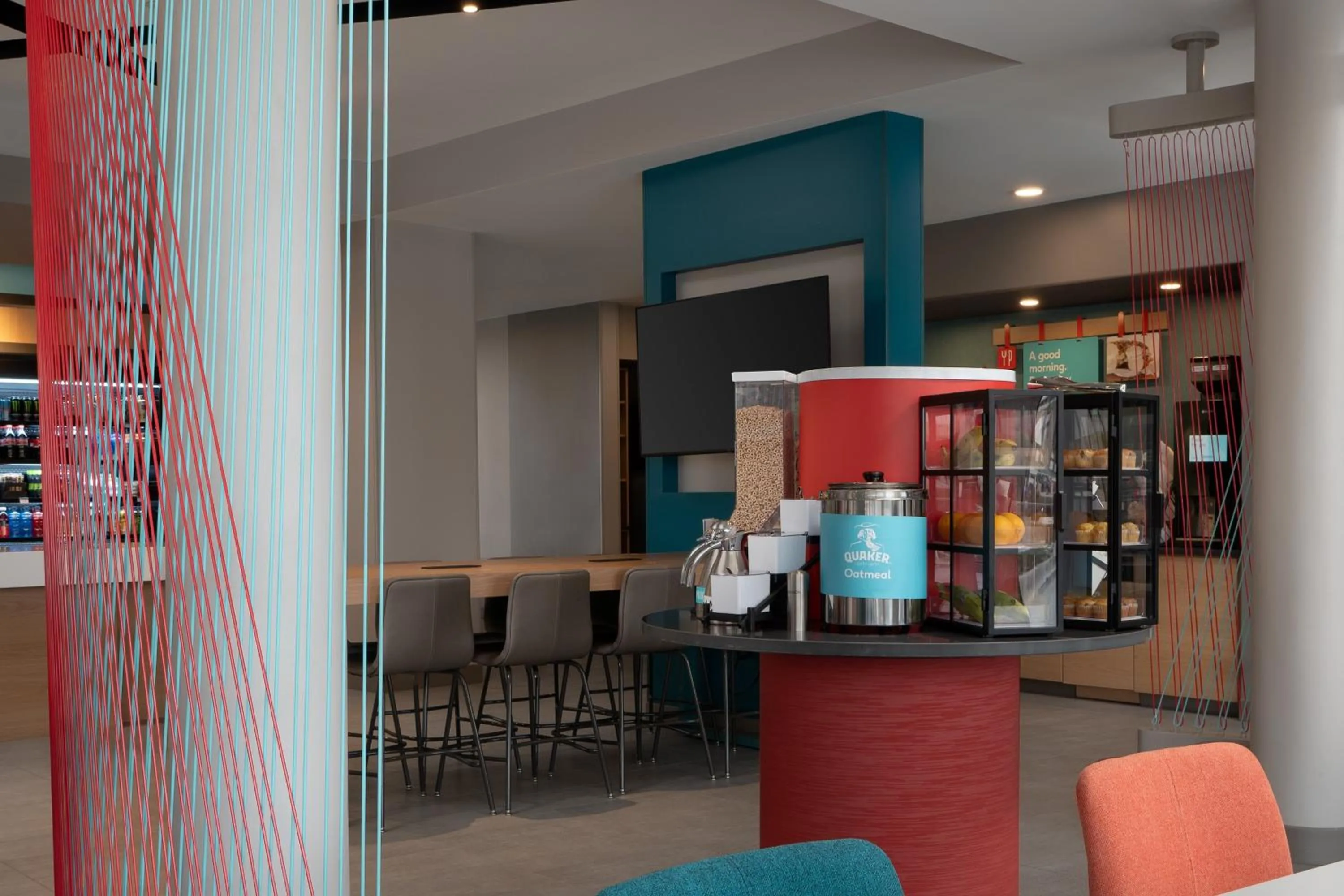 Breakfast in avid hotel Oak Creek by IHG