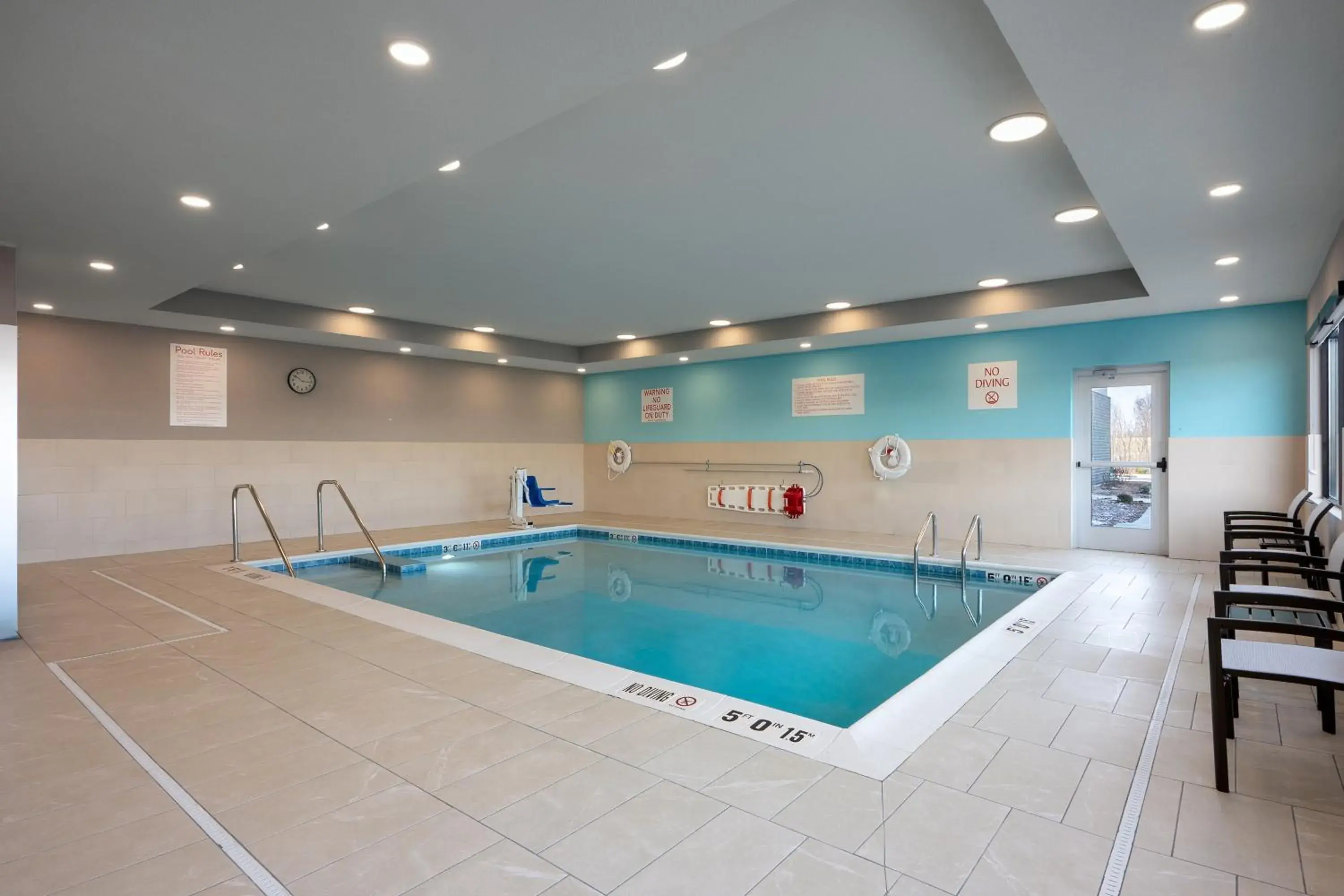Swimming pool in avid hotel Oak Creek by IHG Swimming pool in avid hotel Oak Creek by IHG