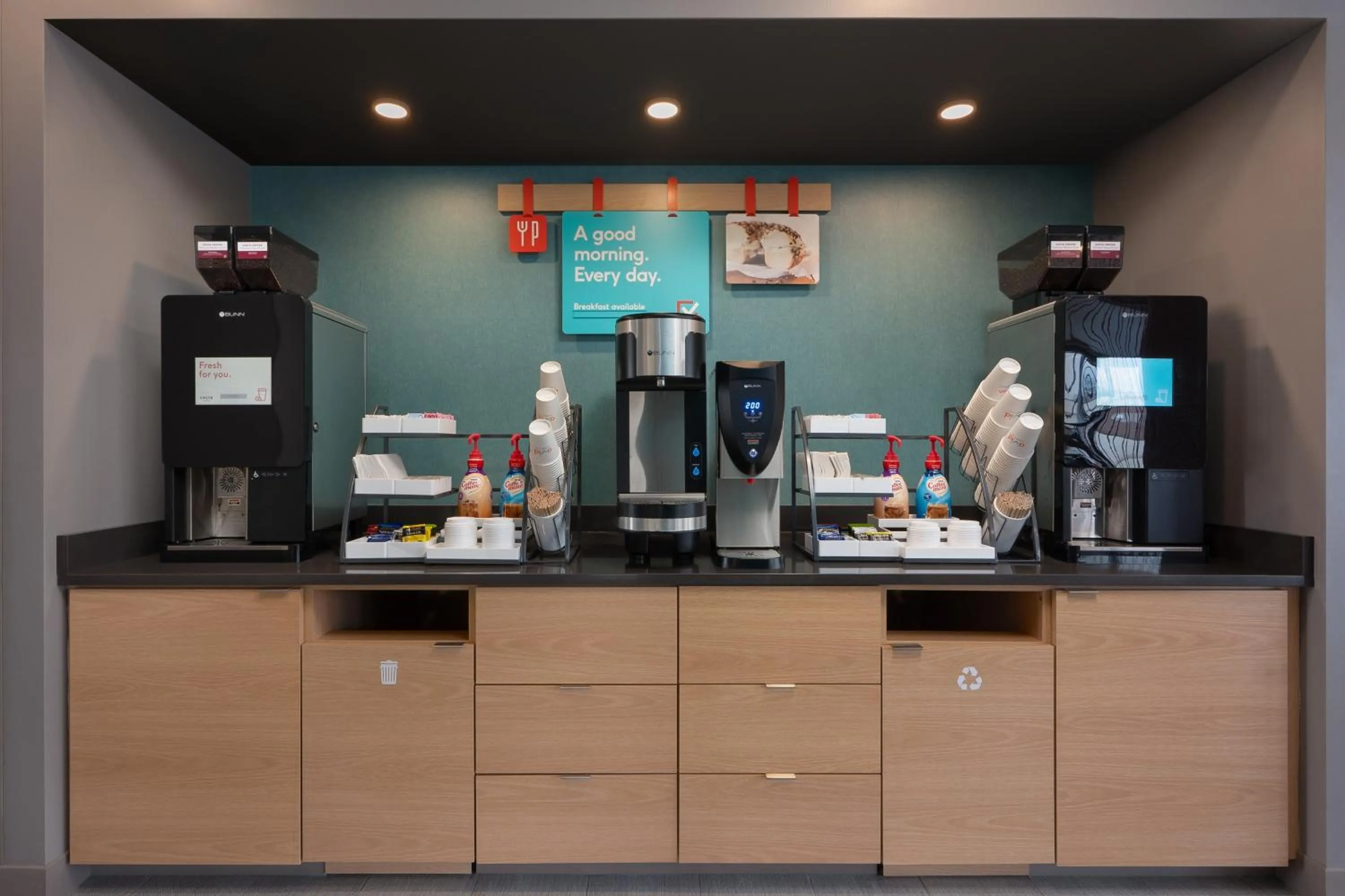 Breakfast in avid hotel Oak Creek by IHG