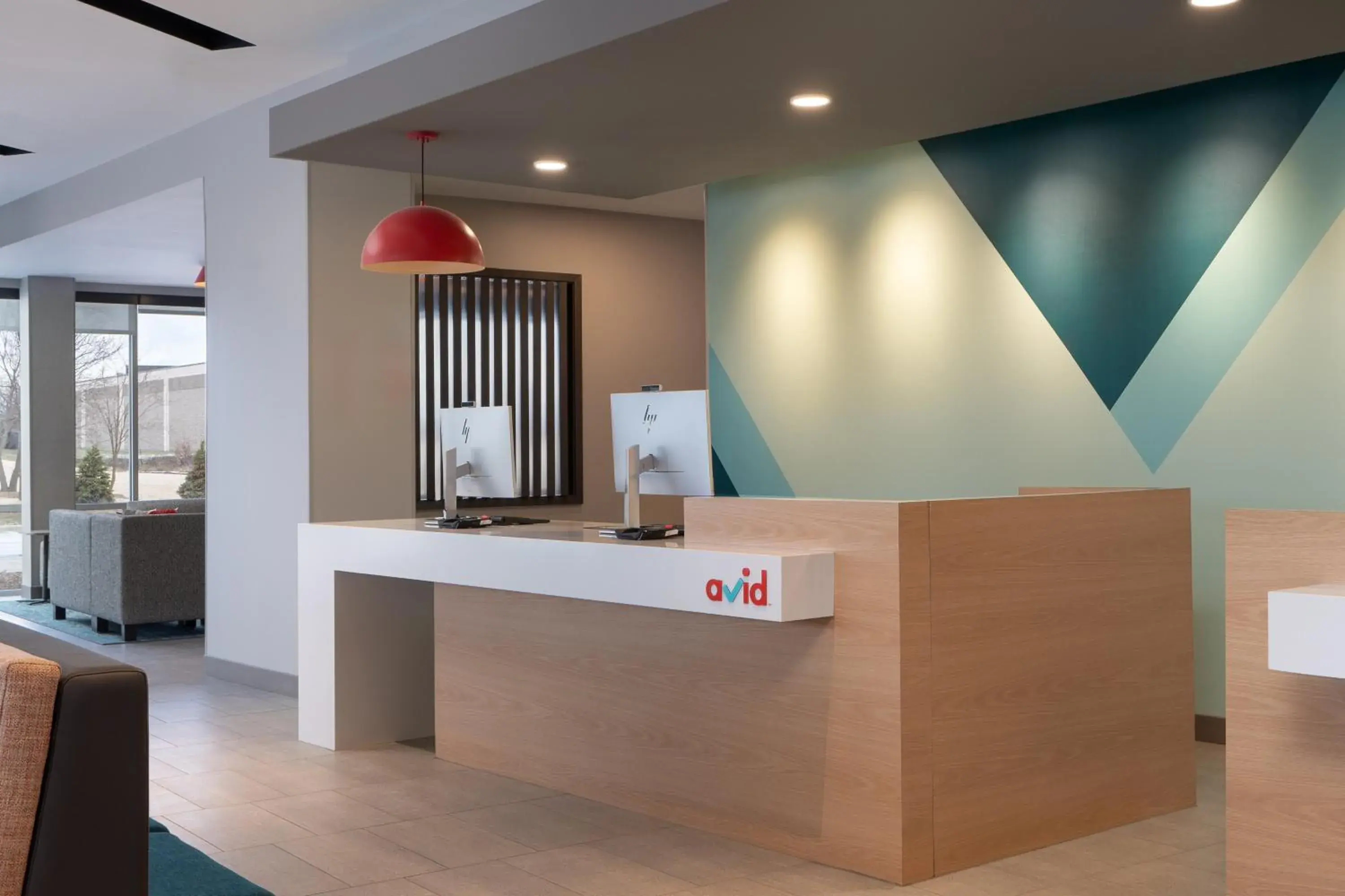 Property building in avid hotel Oak Creek by IHG Property building in avid hotel Oak Creek by IHG